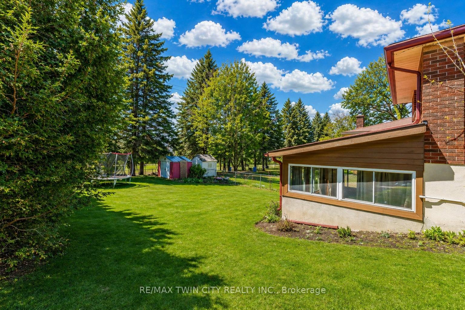 Photo 39 of 402 Lakeview Drive, Waterloo, Lakeshore Village — HOMEH