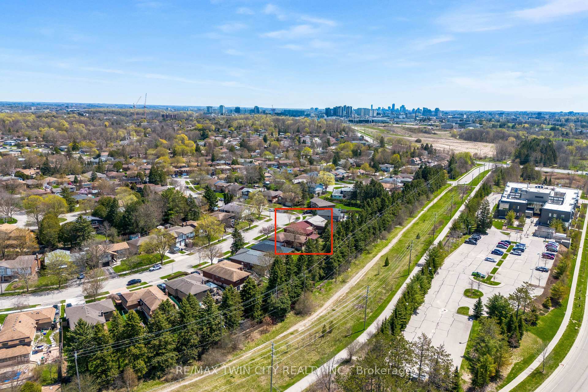 Photo 44 of 402 Lakeview Drive, Waterloo, Lakeshore Village — HOMEH