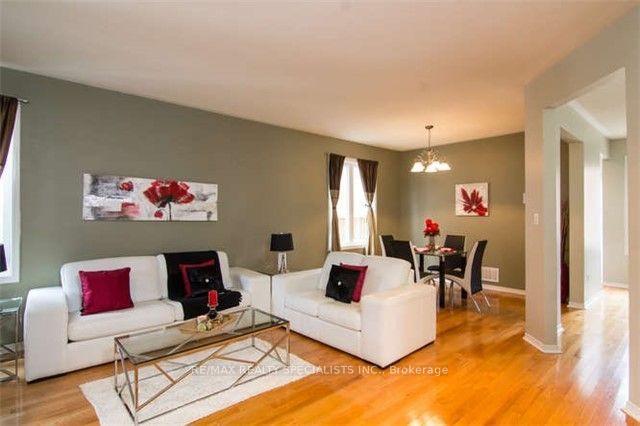 Photo 2 of Unit MAIN & 2ND, 10 Treepark Street, Brampton, Sandringham-Wellington — HOMEH