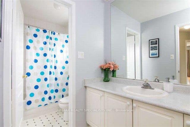 Photo 12 of Unit MAIN & 2ND, 10 Treepark Street, Brampton, Sandringham-Wellington — HOMEH