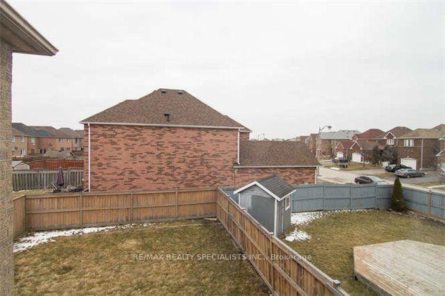Photo 13 of Unit MAIN & 2ND, 10 Treepark Street, Brampton, Sandringham-Wellington — HOMEH