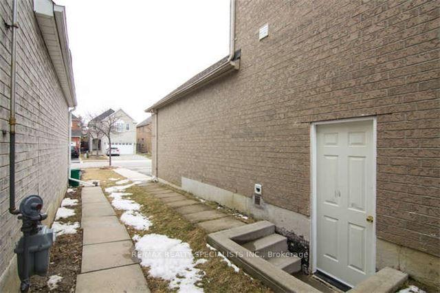 Photo 19 of Unit MAIN & 2ND, 10 Treepark Street, Brampton, Sandringham-Wellington — HOMEH