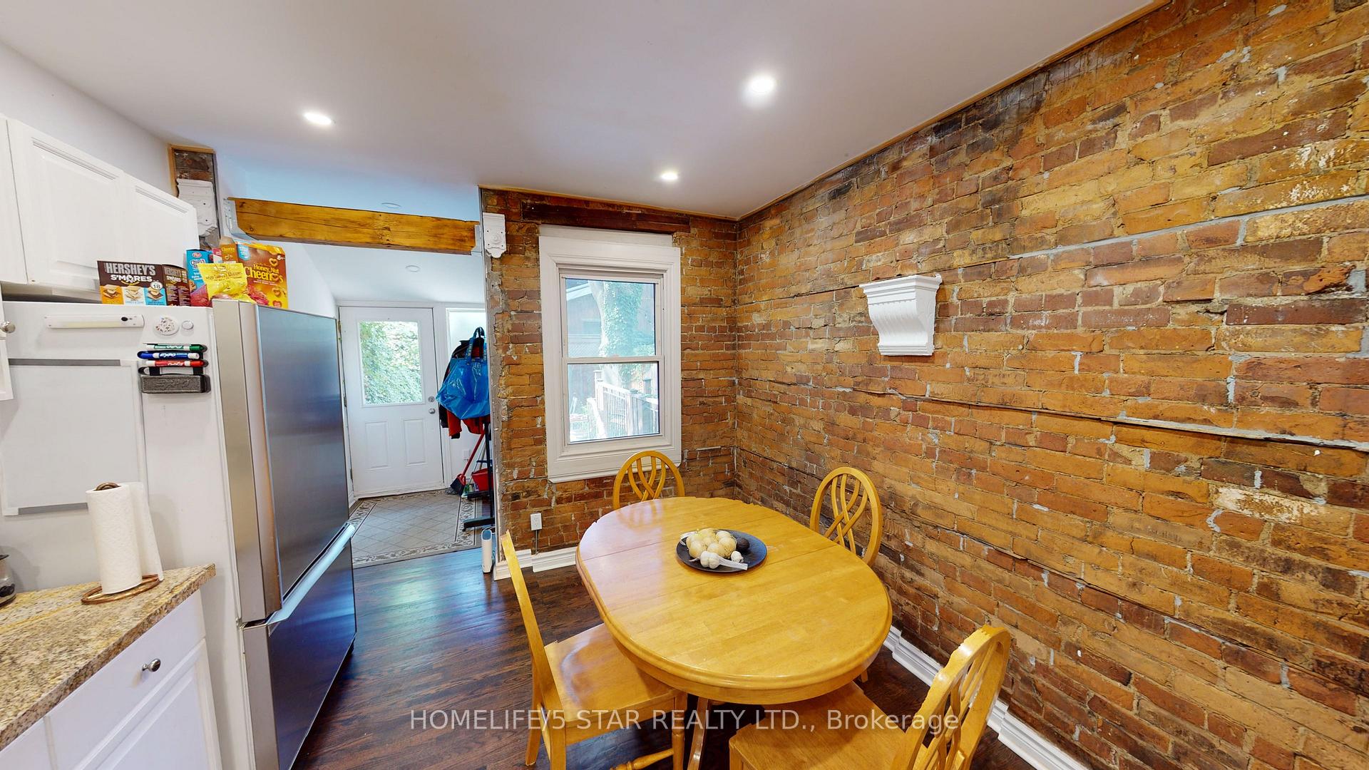 Photo 4 of Unit Apt 1, 160 Beaconsfield Avenue, Toronto, Little Portugal — HOMEH