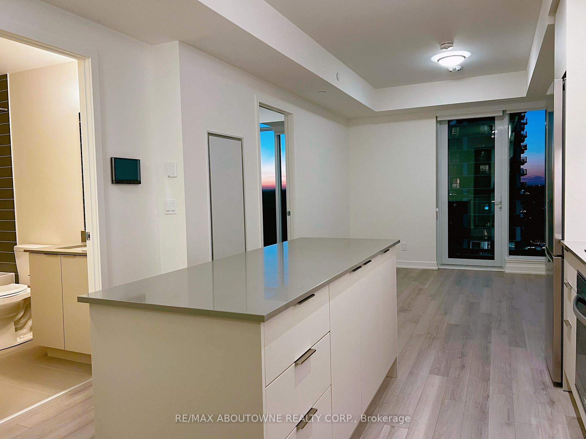 Front of Unit 1405, 3079 Trafalgar Road