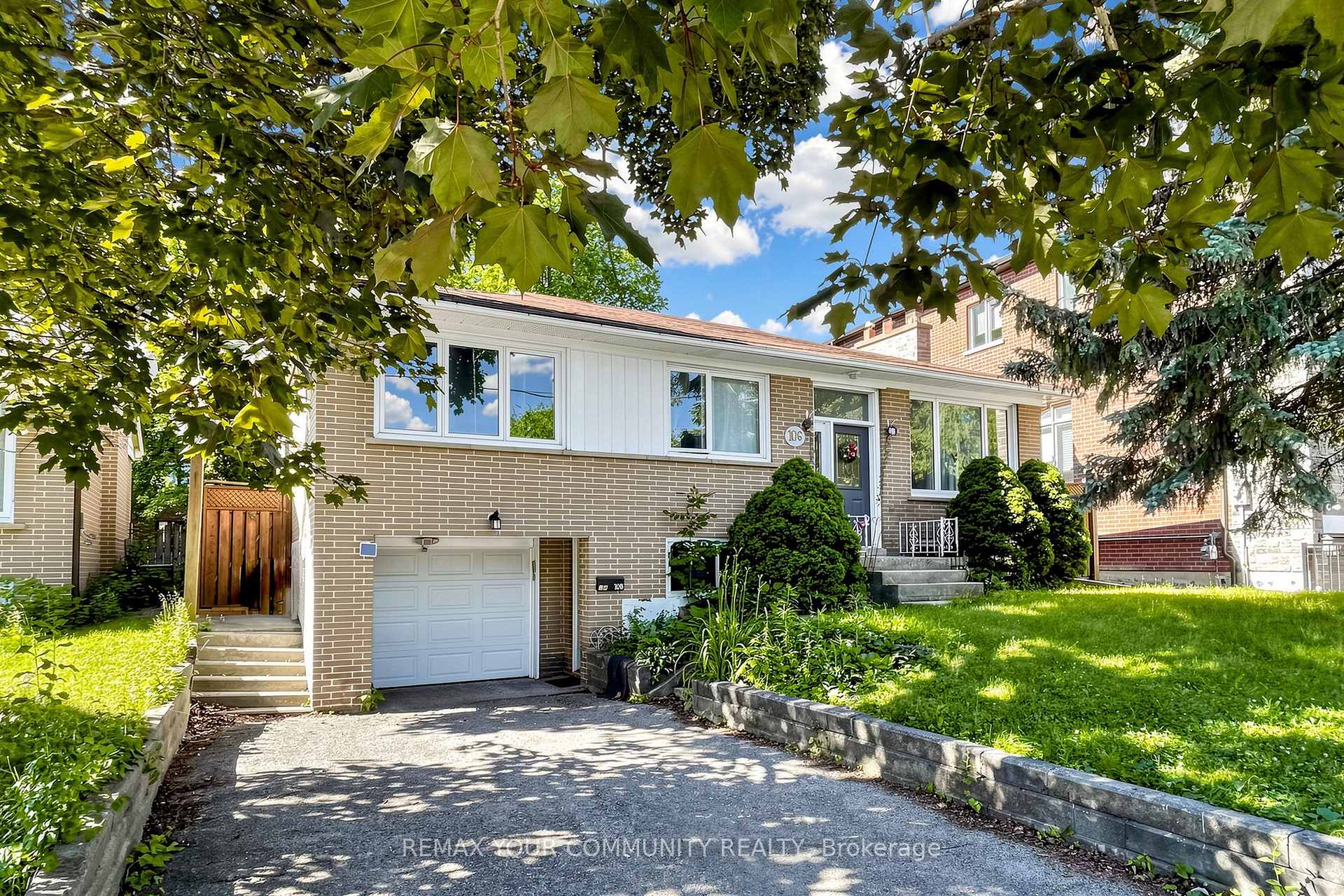 Photo 2 of Unit Lower, 106 Levendale Road, Richmond Hill, Mill Pond — HOMEH