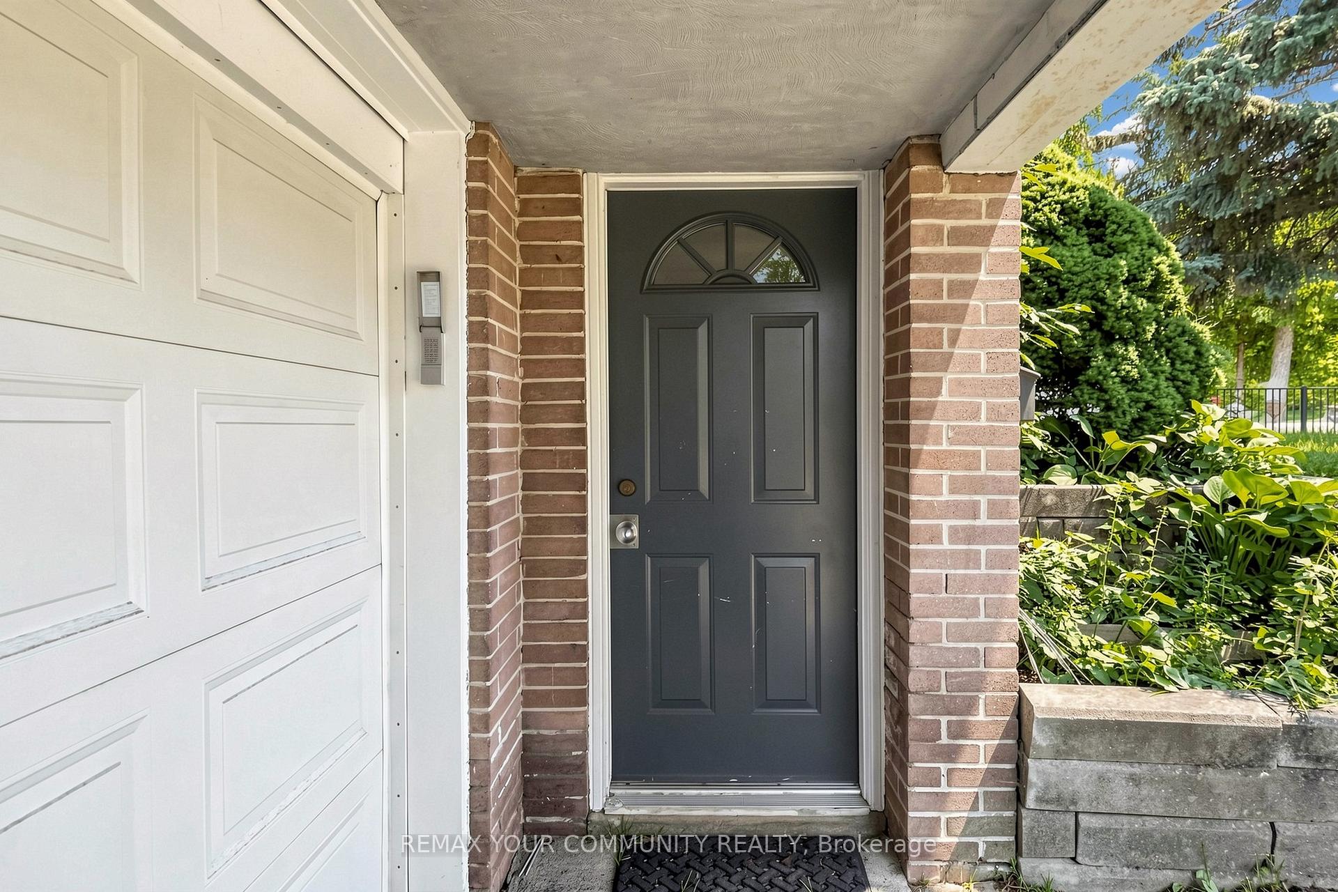 Photo 3 of Unit Lower, 106 Levendale Road, Richmond Hill, Mill Pond — HOMEH