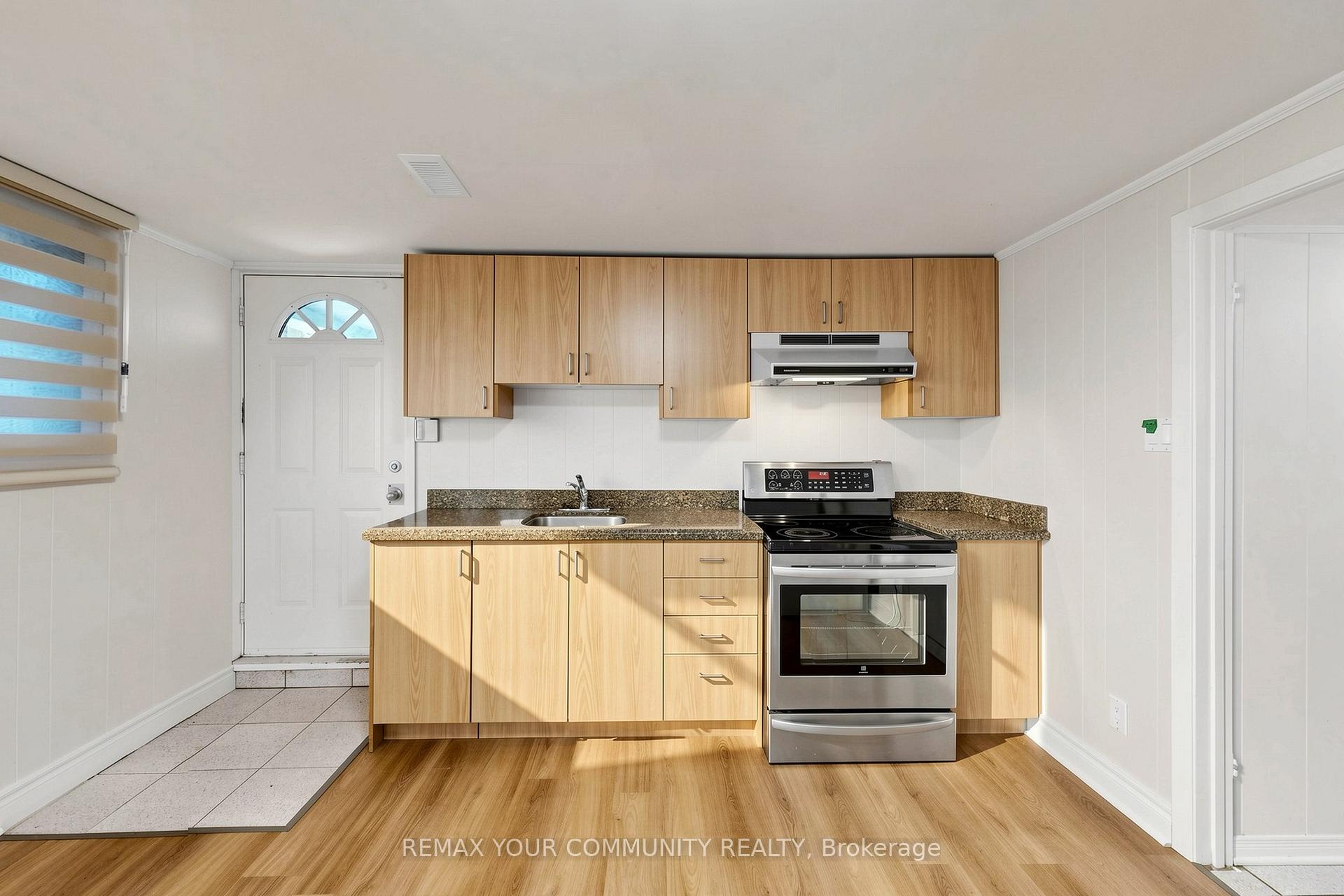 Photo 6 of Unit Lower, 106 Levendale Road, Richmond Hill, Mill Pond — HOMEH
