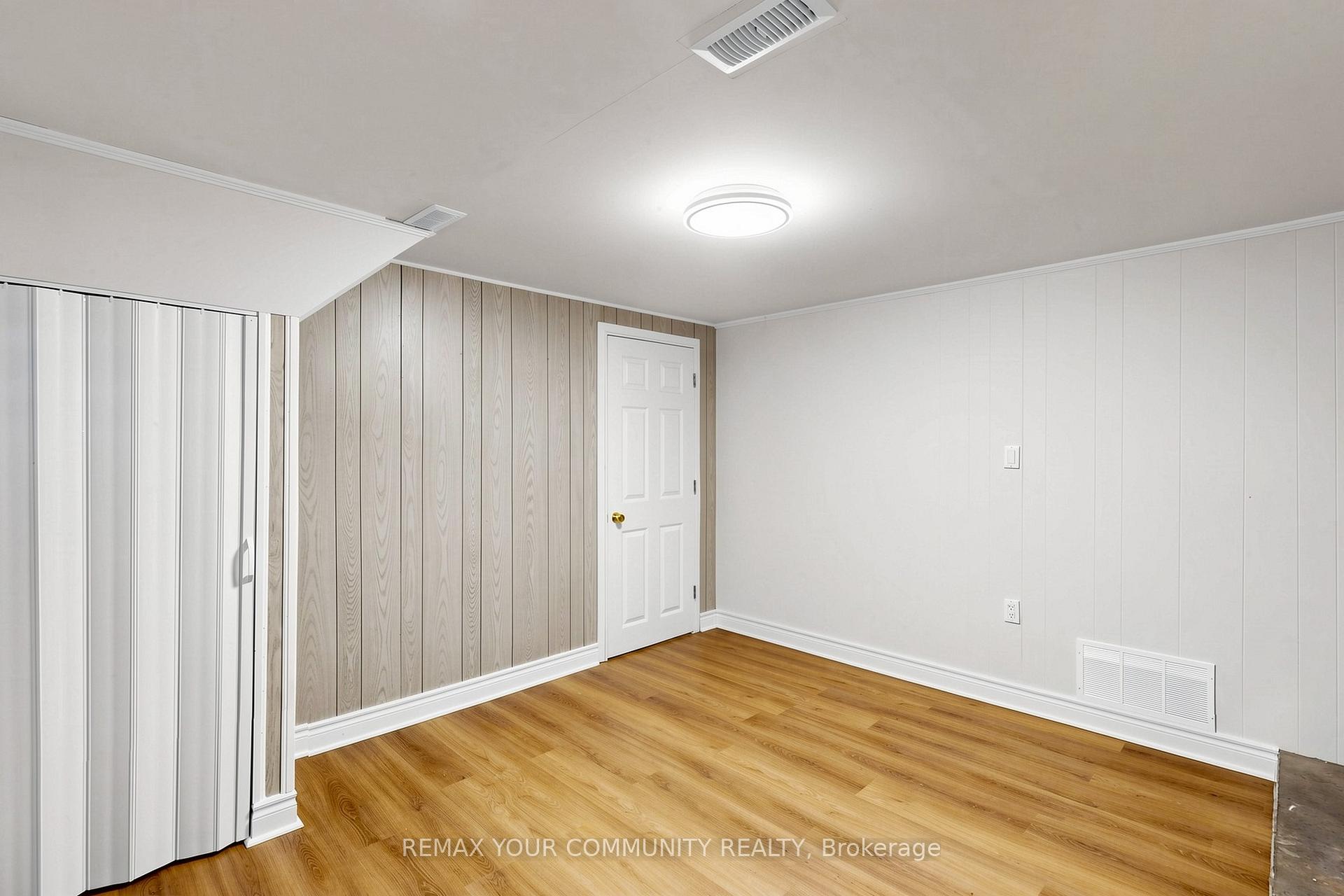 Photo 13 of Unit Lower, 106 Levendale Road, Richmond Hill, Mill Pond — HOMEH