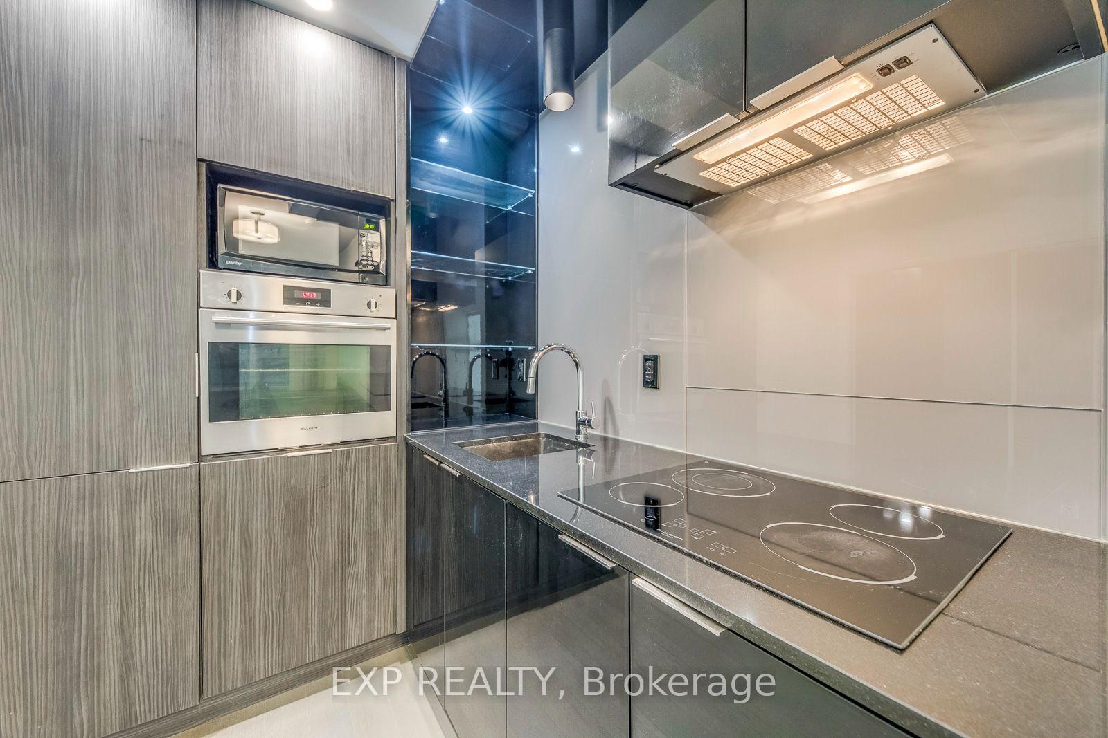 Photo 13 of Unit 309, 70 Temperance Street, Toronto, Bay Street Corridor — HOMEH