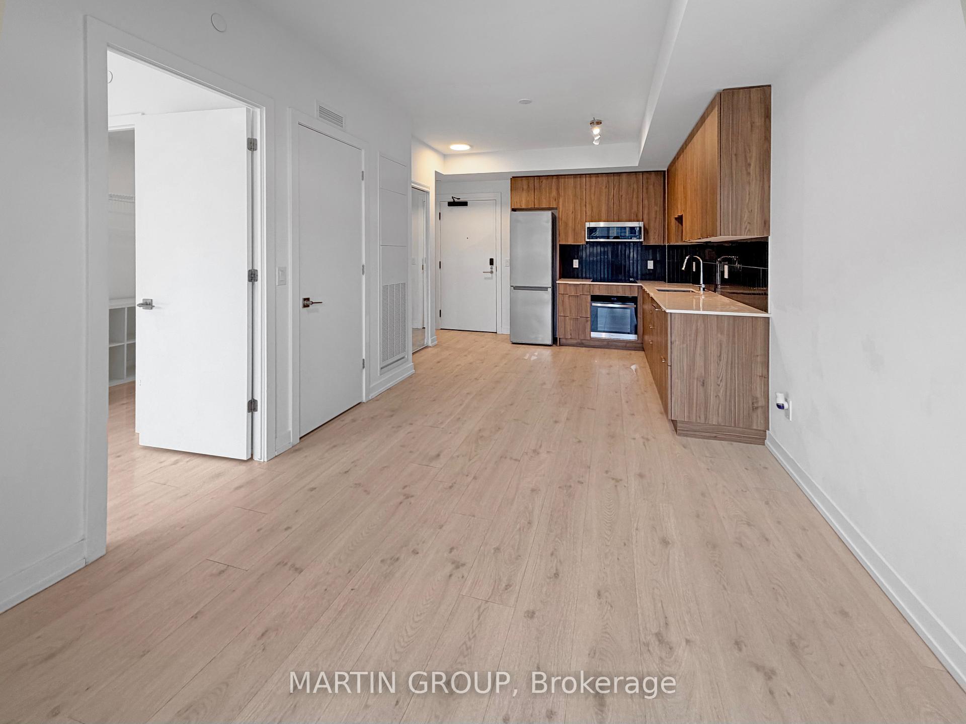 Photo 3 of Unit 519, 2501 Saw Whet Boulevard, Oakville, Glen Abbey — HOMEH