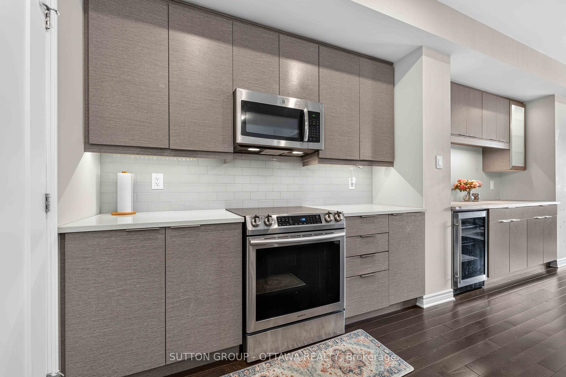 Photo 9 of 221 Tim Sheehan Place, Ottawa, Kanata - Emerald Meadows/Trailwest — HOMEH