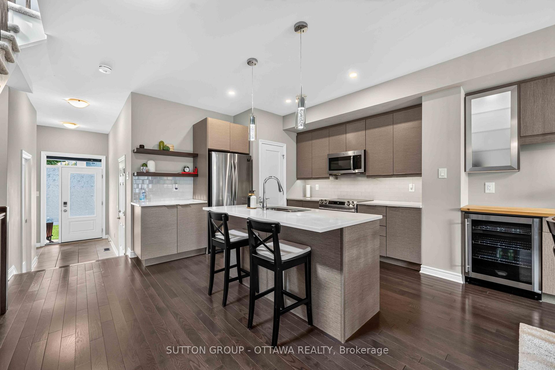 Photo 10 of 221 Tim Sheehan Place, Ottawa, Kanata - Emerald Meadows/Trailwest — HOMEH