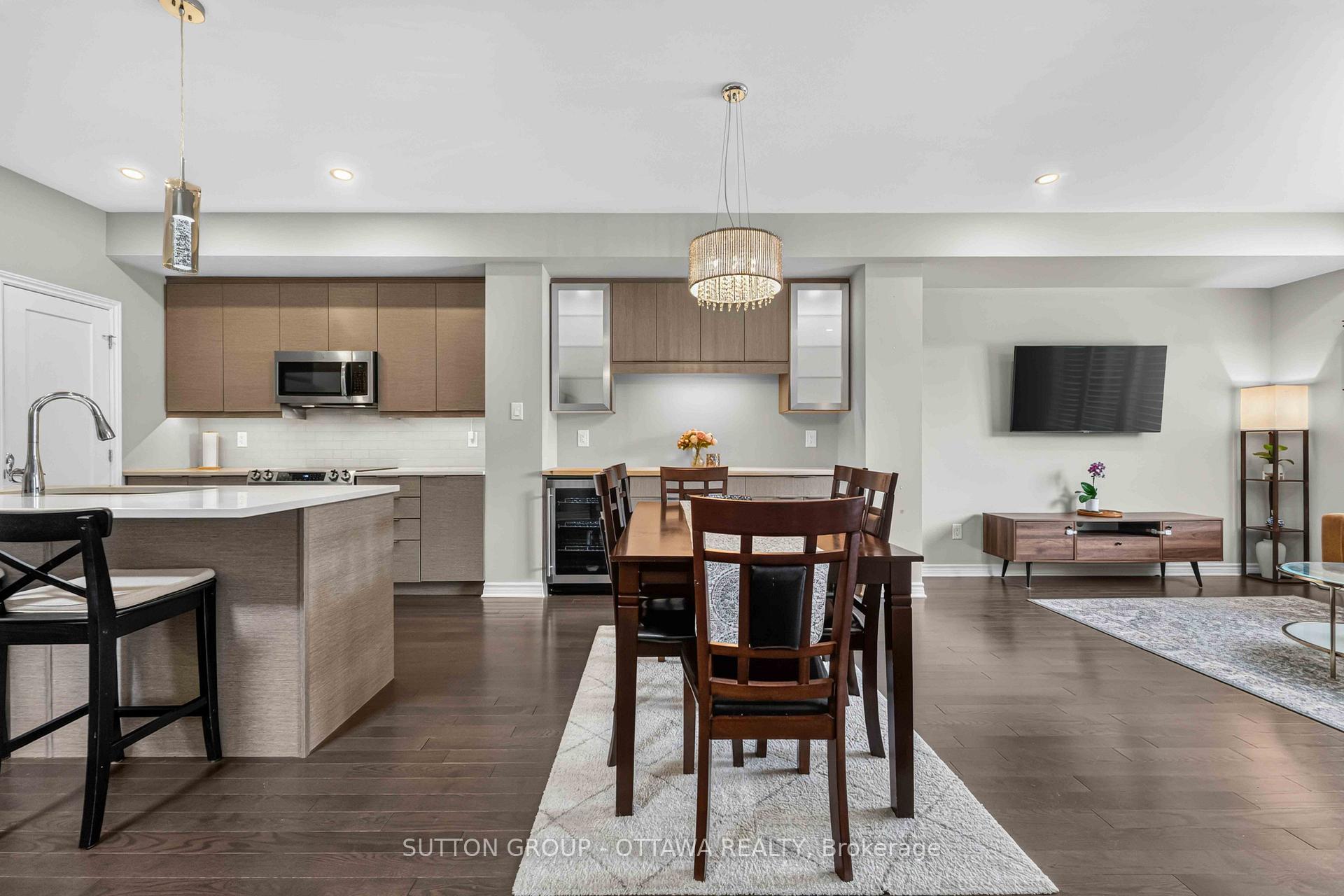 Photo 13 of 221 Tim Sheehan Place, Ottawa, Kanata - Emerald Meadows/Trailwest — HOMEH