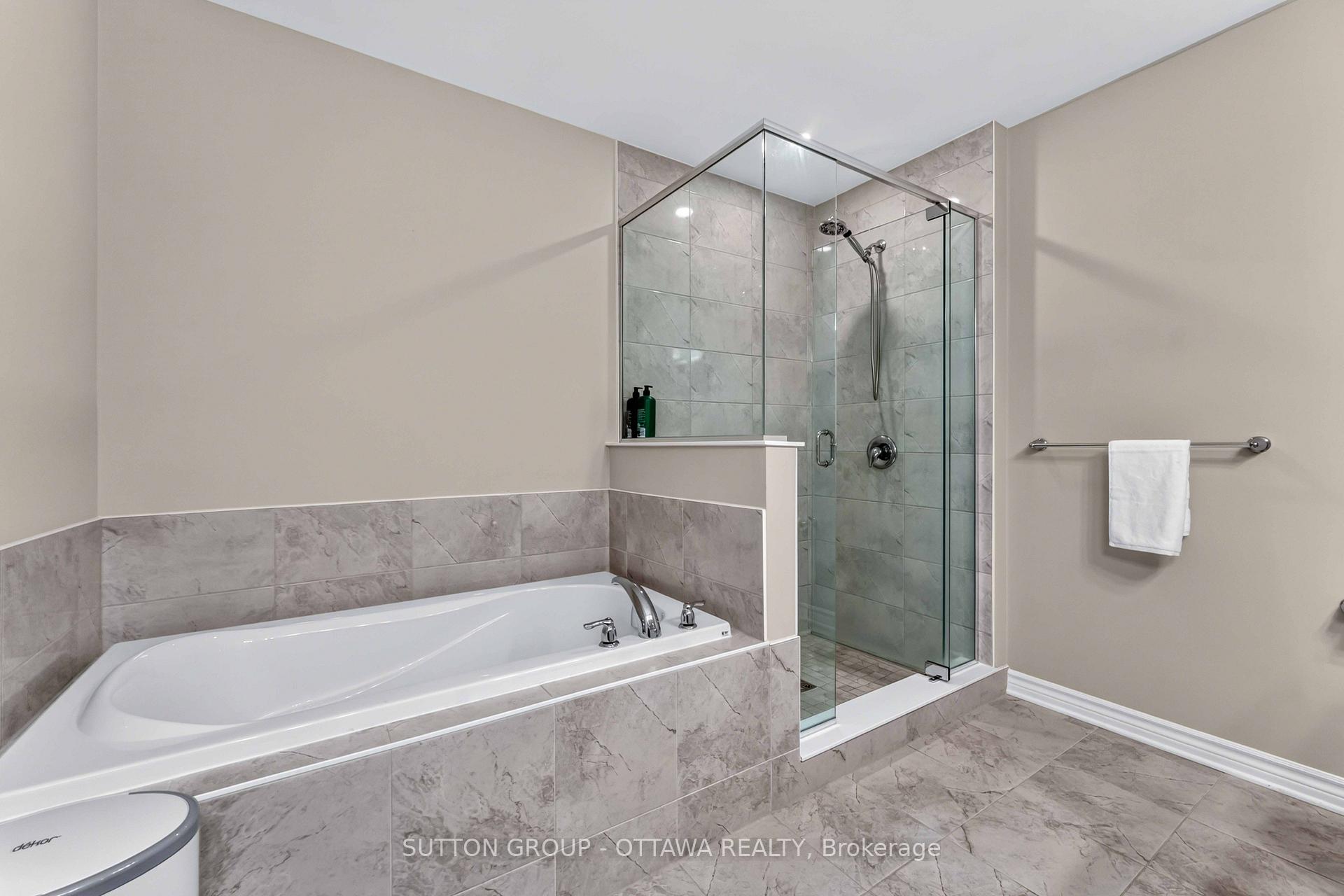 Photo 32 of 221 Tim Sheehan Place, Ottawa, Kanata - Emerald Meadows/Trailwest — HOMEH