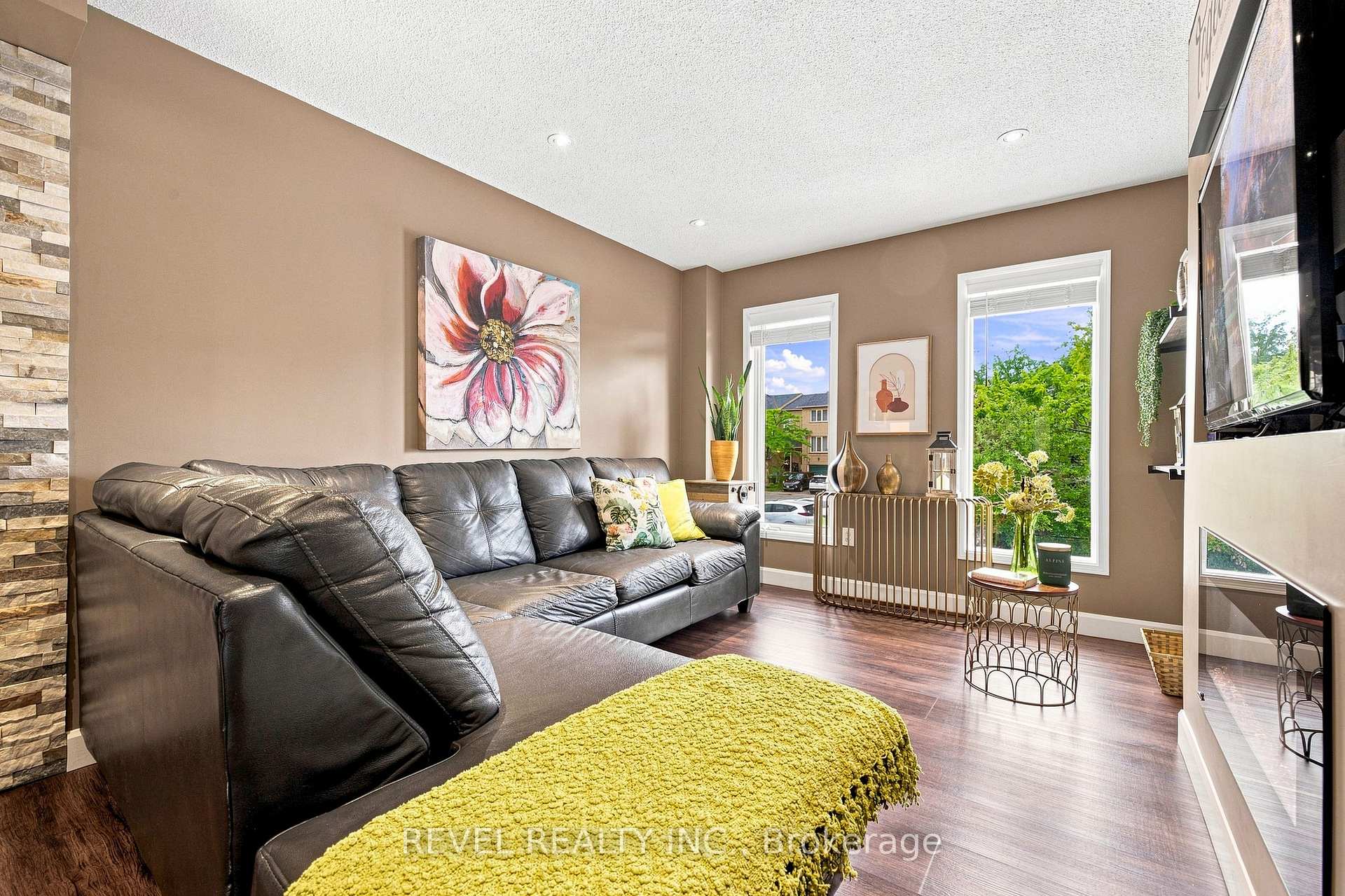 Photo 7 of Unit 89, 2 Sir Lou Drive, Brampton, Fletcher's Creek South — HOMEH