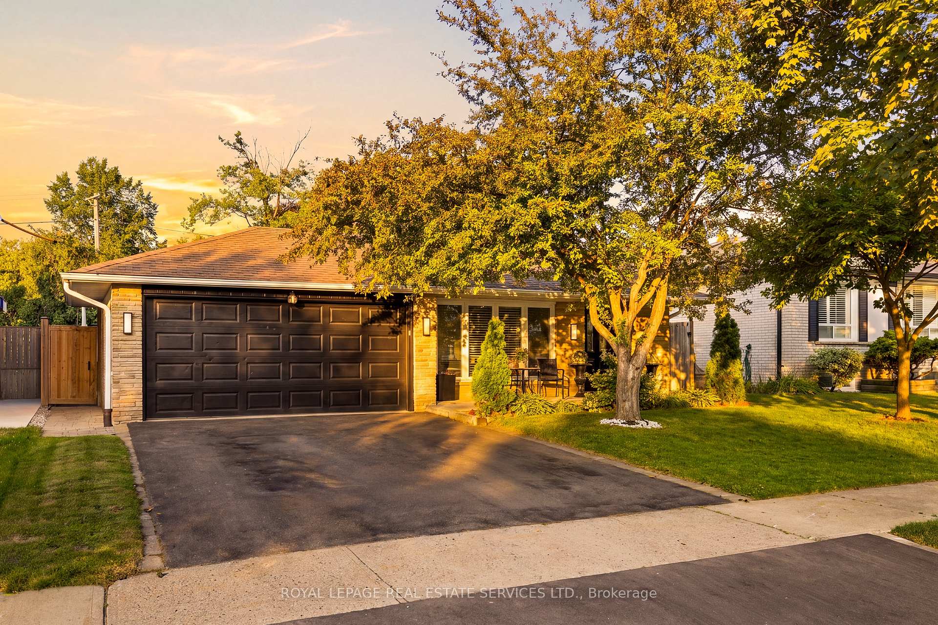 Photo 1 of 127 Redgrave Drive, Etobicoke, Willowridge-Martingrove-Richview — HOMEH