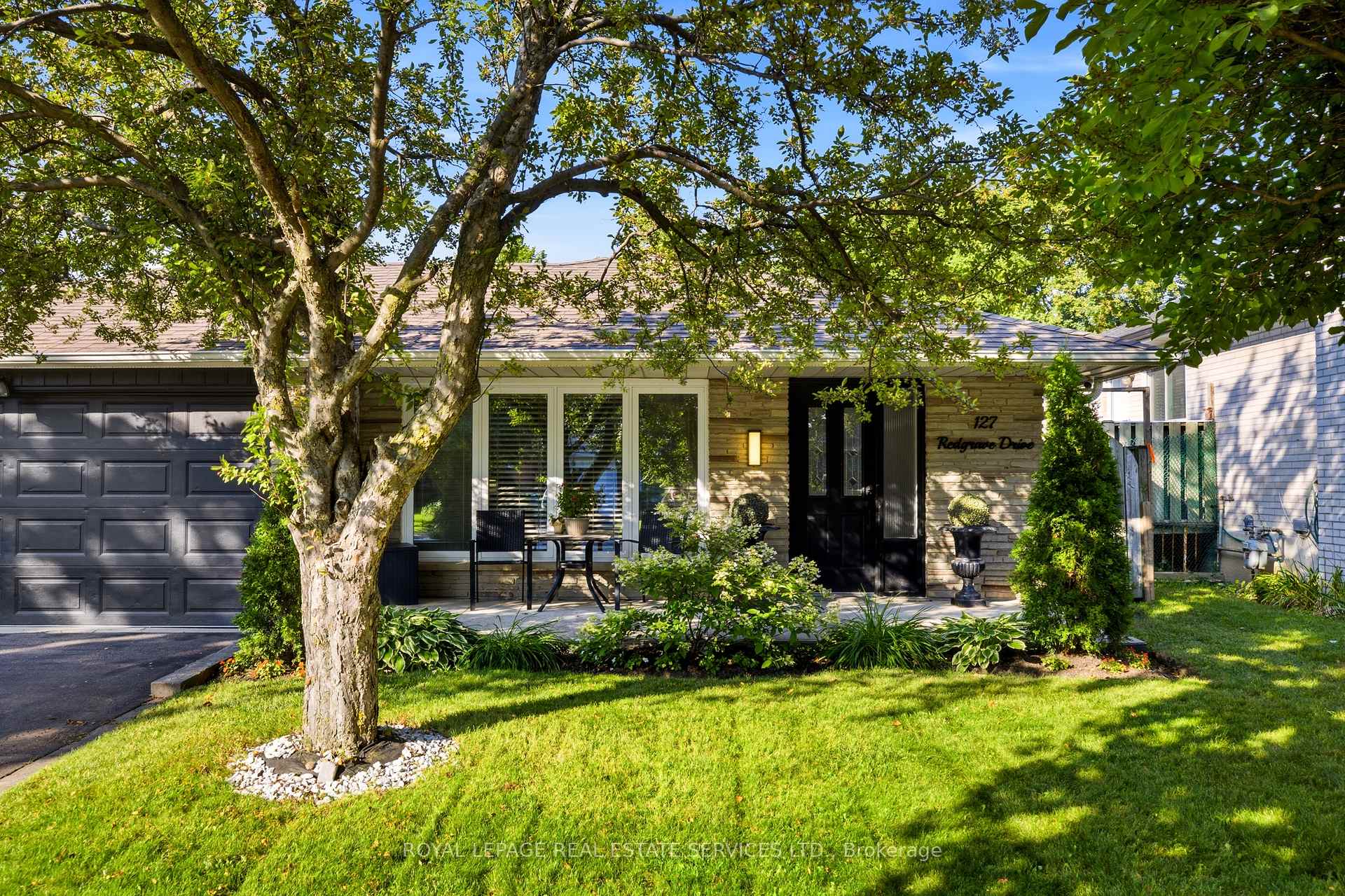 Photo 3 of 127 Redgrave Drive, Etobicoke, Willowridge-Martingrove-Richview — HOMEH
