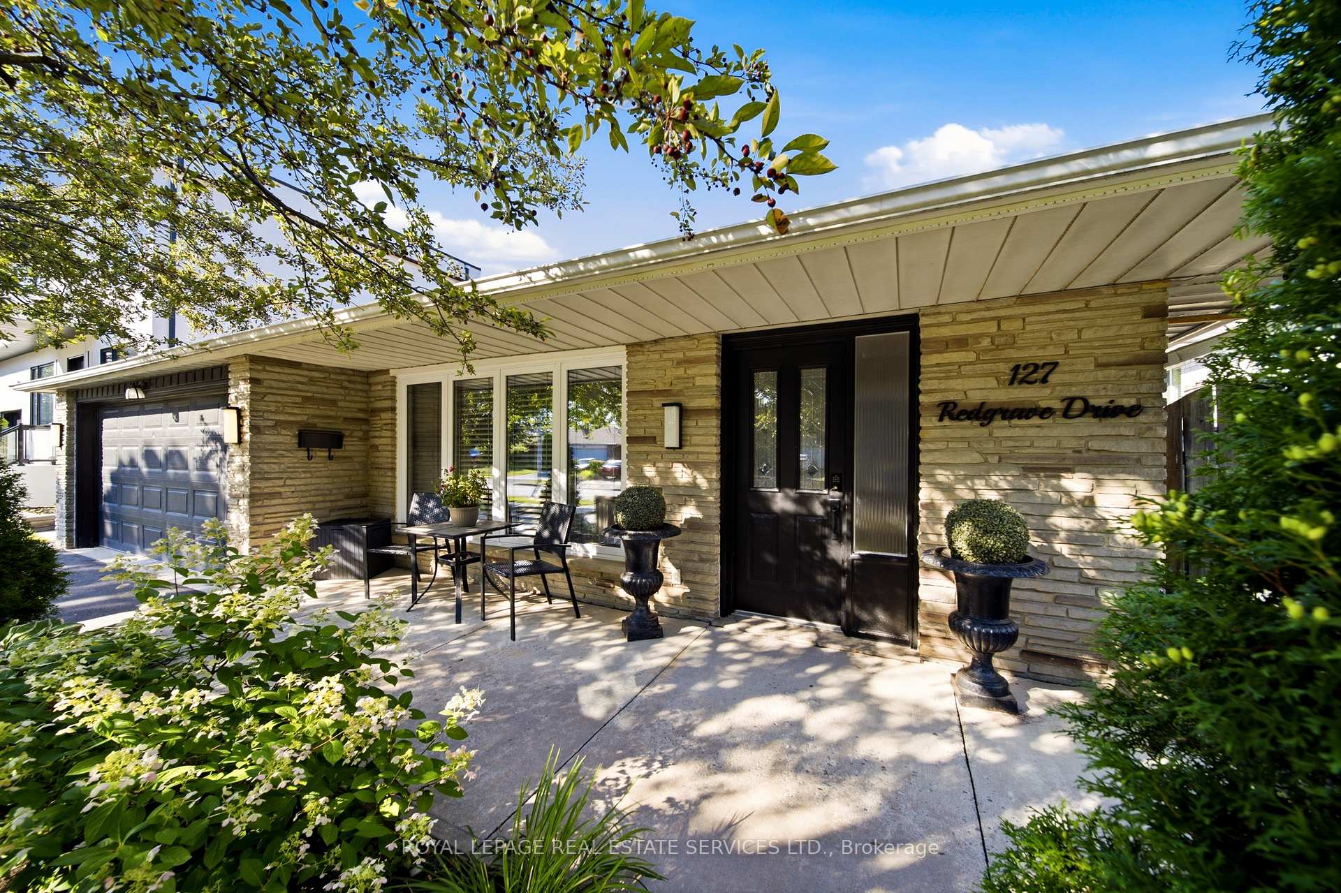 Photo 5 of 127 Redgrave Drive, Etobicoke, Willowridge-Martingrove-Richview — HOMEH