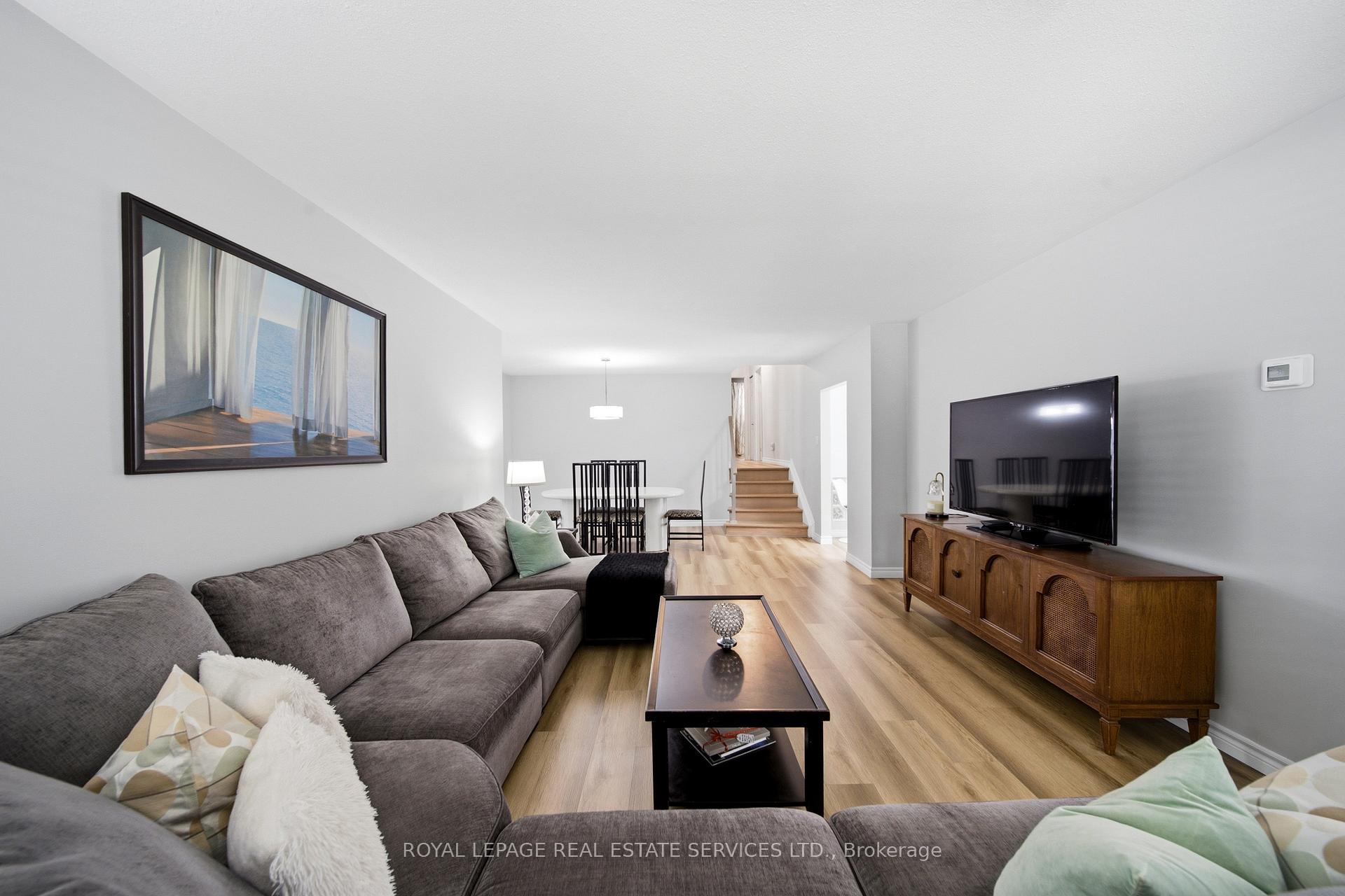 Photo 14 of 127 Redgrave Drive, Etobicoke, Willowridge-Martingrove-Richview — HOMEH