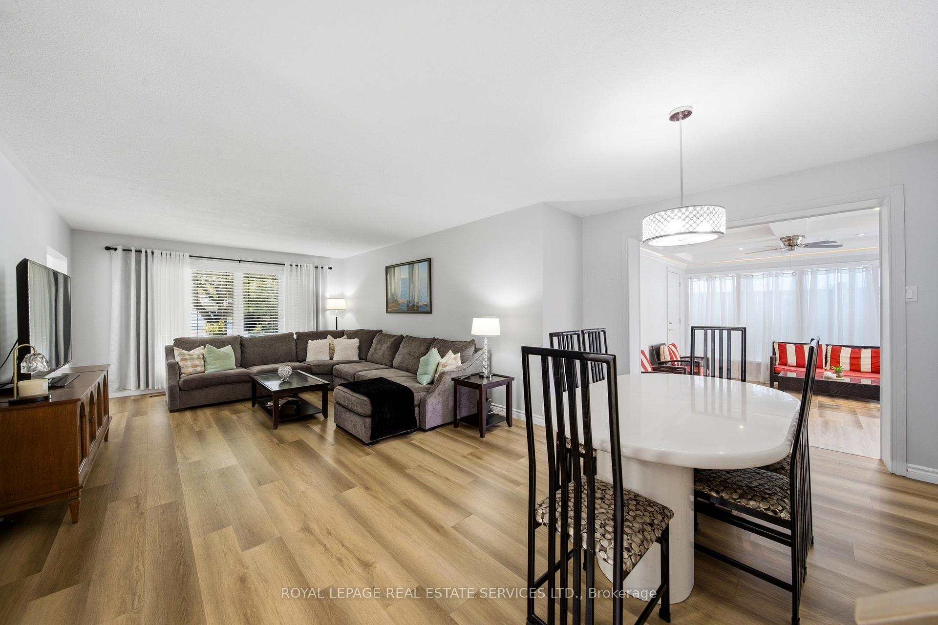 Photo 16 of 127 Redgrave Drive, Etobicoke, Willowridge-Martingrove-Richview — HOMEH