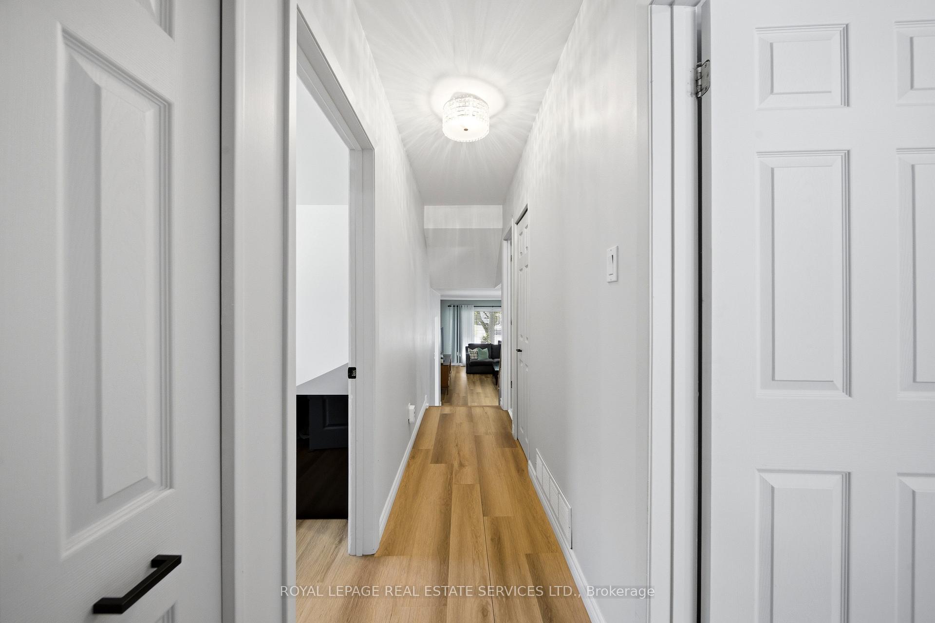 Photo 25 of 127 Redgrave Drive, Etobicoke, Willowridge-Martingrove-Richview — HOMEH