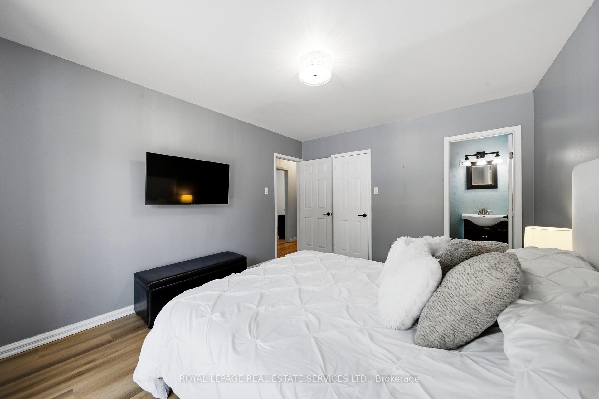 Photo 28 of 127 Redgrave Drive, Etobicoke, Willowridge-Martingrove-Richview — HOMEH