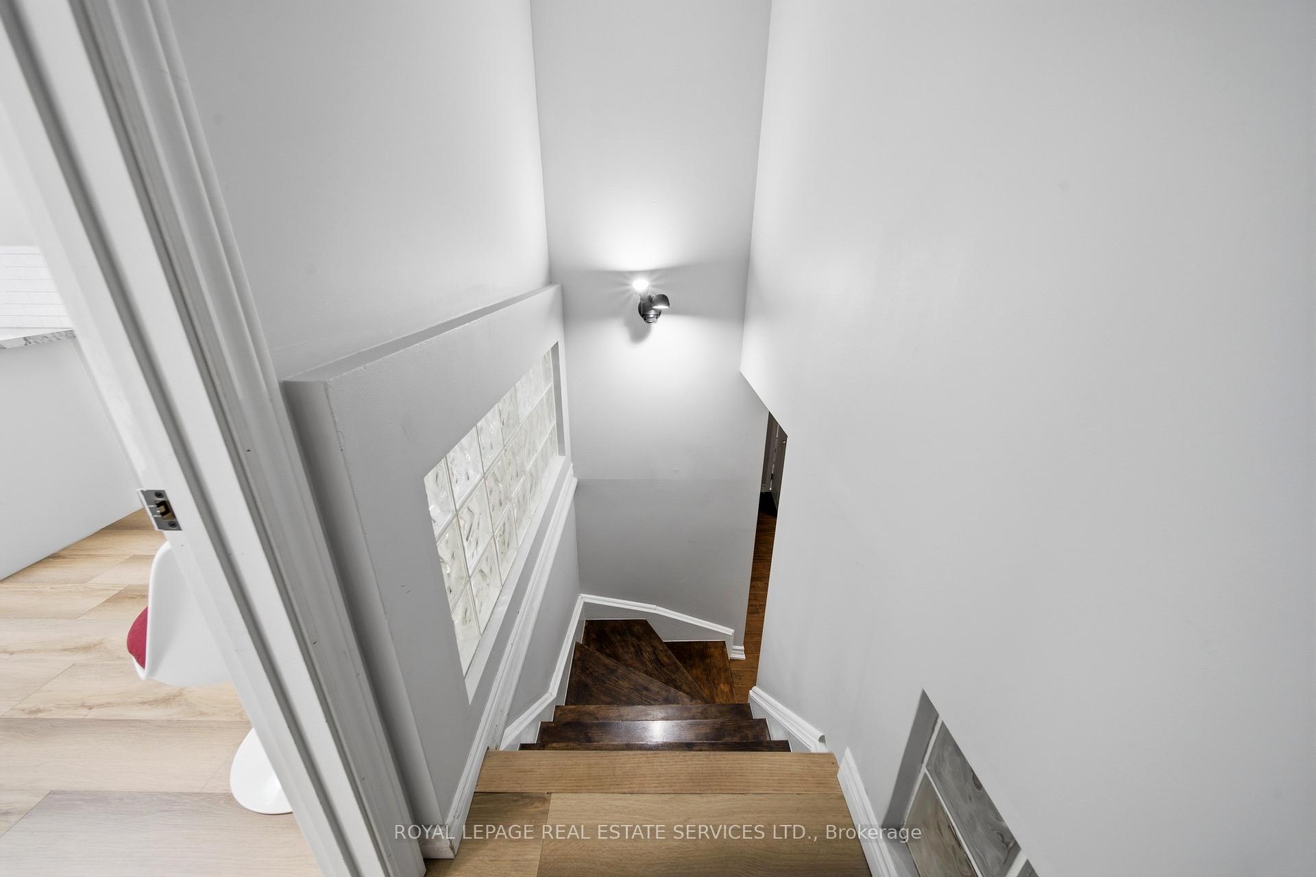 Photo 34 of 127 Redgrave Drive, Etobicoke, Willowridge-Martingrove-Richview — HOMEH