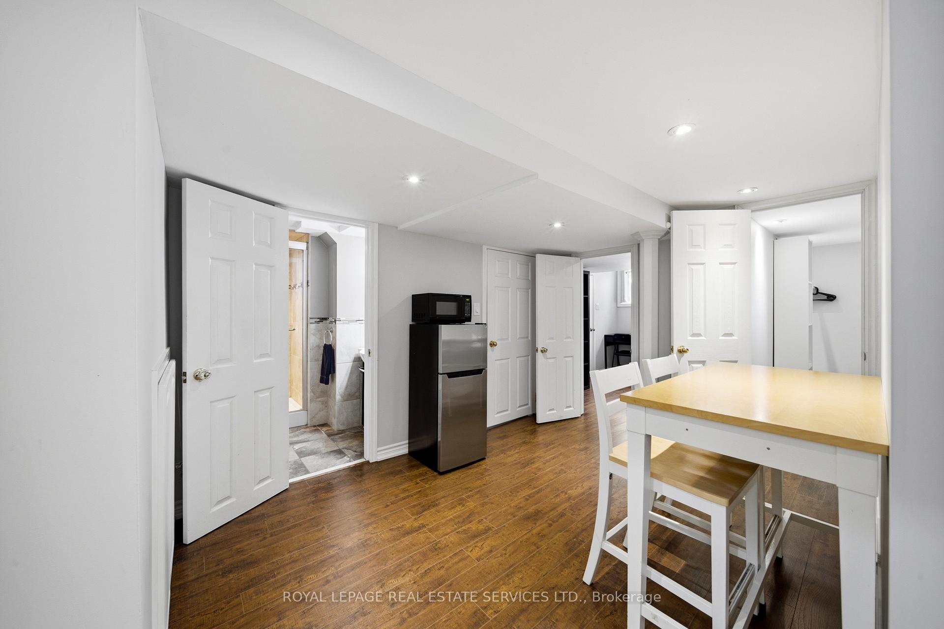 Photo 36 of 127 Redgrave Drive, Etobicoke, Willowridge-Martingrove-Richview — HOMEH