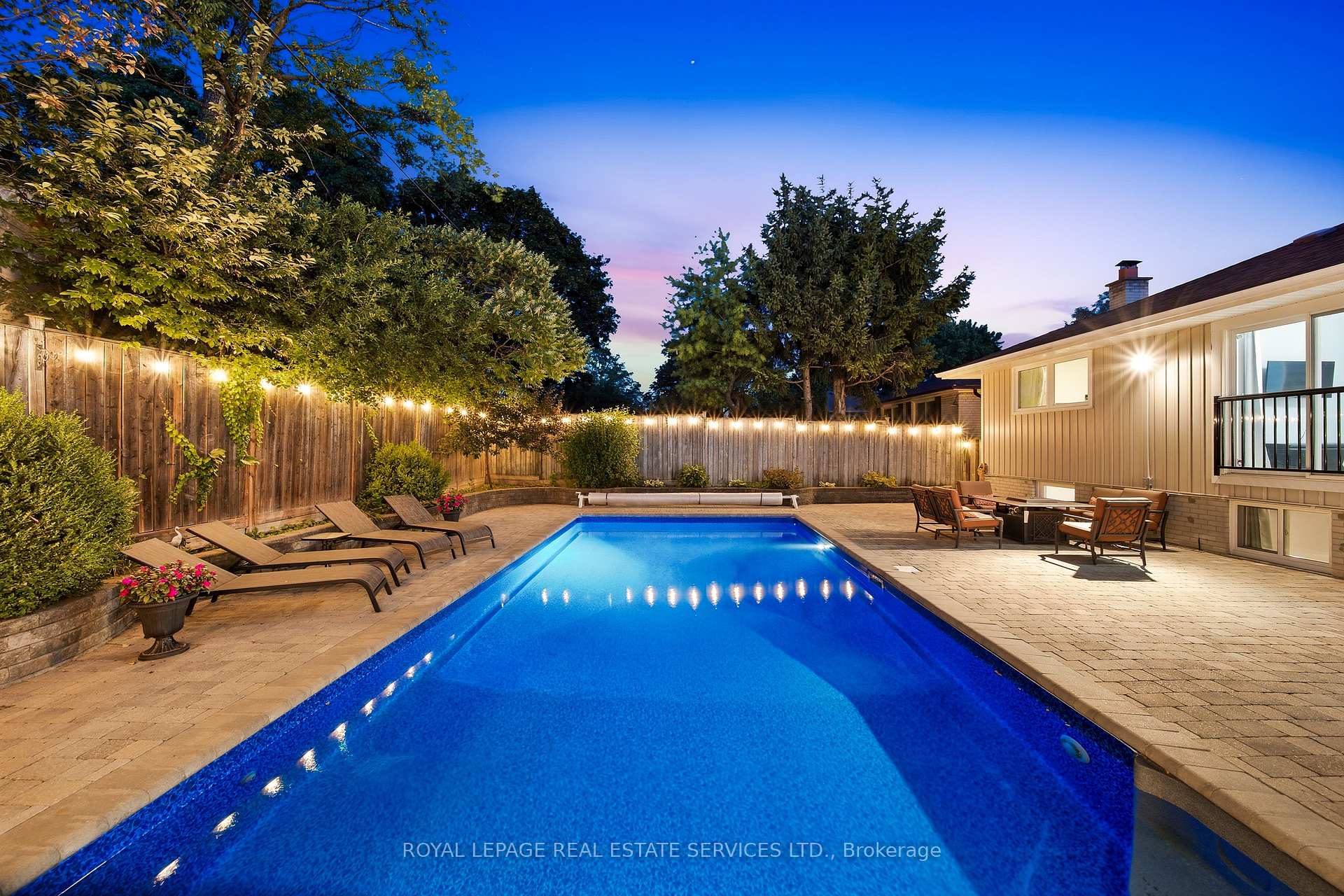 Photo 53 of 127 Redgrave Drive, Etobicoke, Willowridge-Martingrove-Richview — HOMEH
