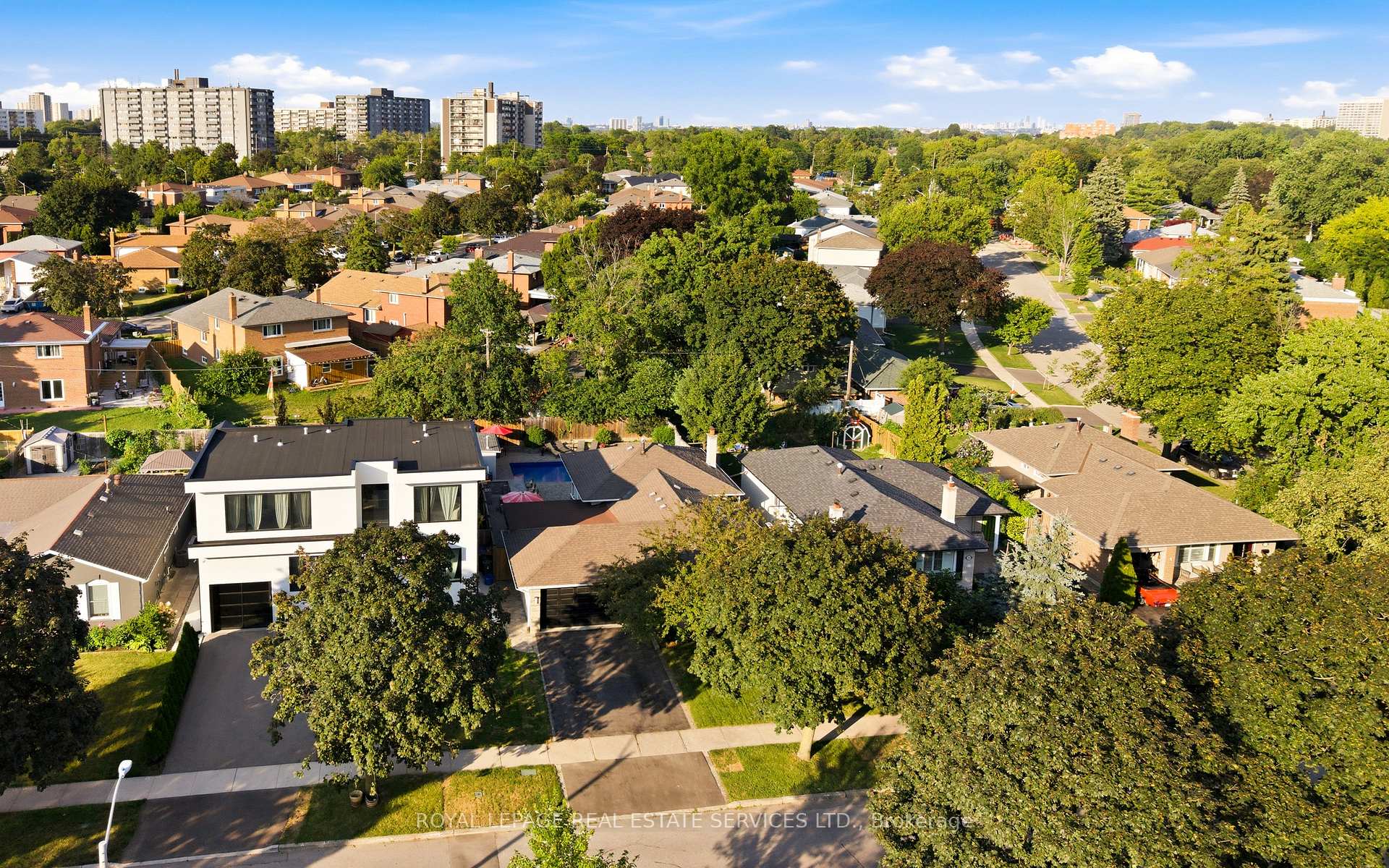 Photo 56 of 127 Redgrave Drive, Etobicoke, Willowridge-Martingrove-Richview — HOMEH
