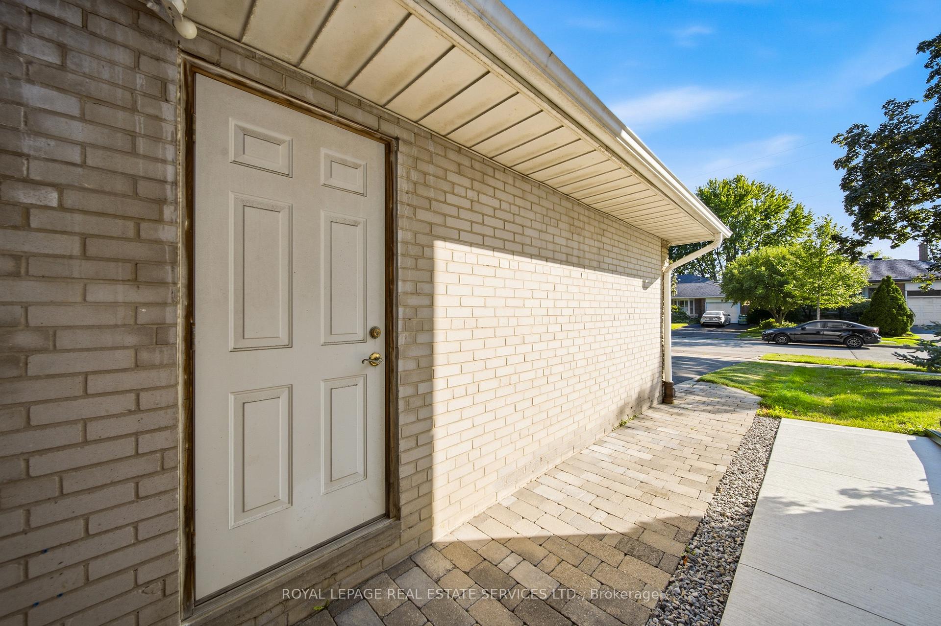 Photo 58 of 127 Redgrave Drive, Etobicoke, Willowridge-Martingrove-Richview — HOMEH