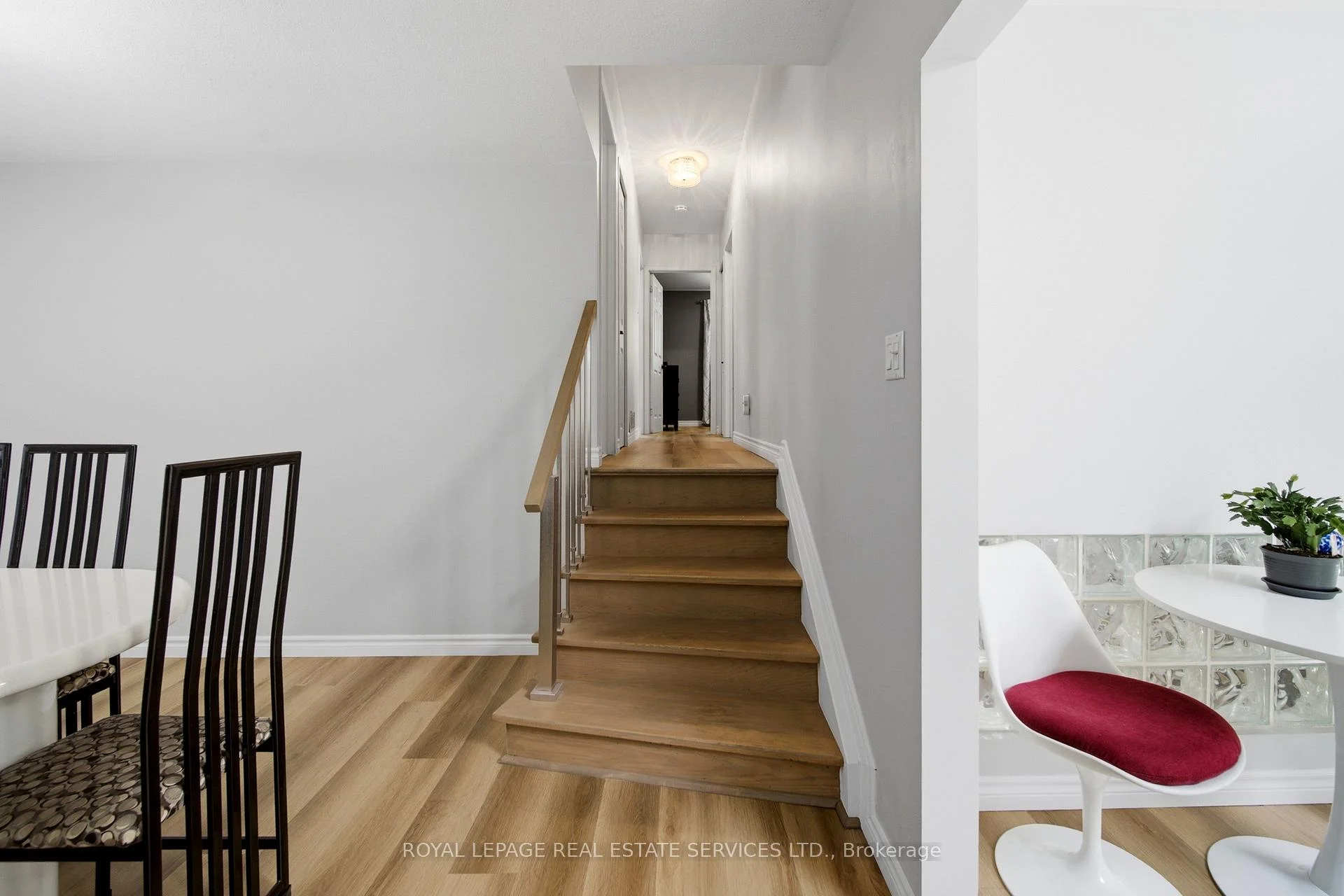 Photo 23 of 127 Redgrave Drive, Etobicoke, Willowridge-Martingrove-Richview — HOMEH