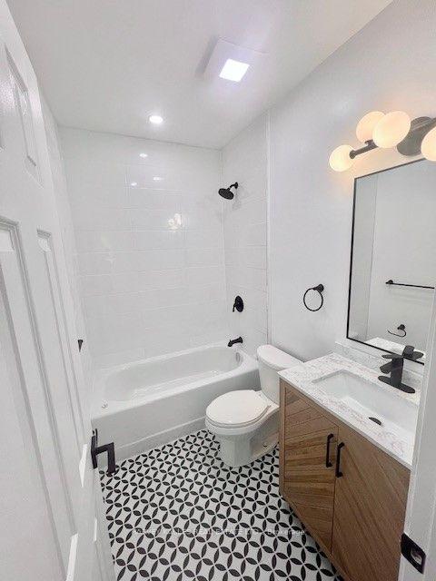 Photo 12 of Unit 4, 409 College Street, Toronto, Palmerston-Little Italy — HOMEH