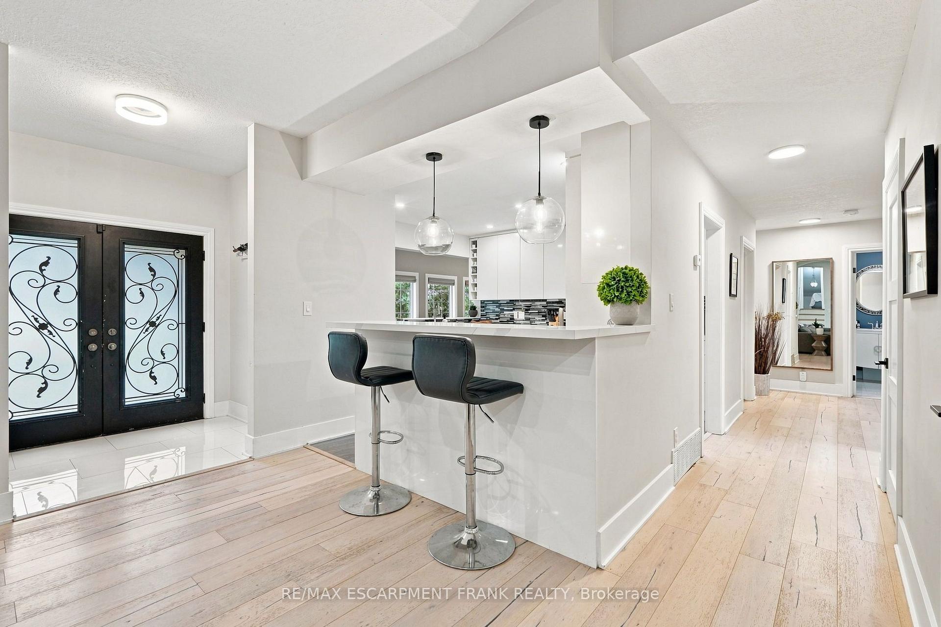 Photo 6 of 110 Old Ancaster Road, Hamilton, Dundas — HOMEH
