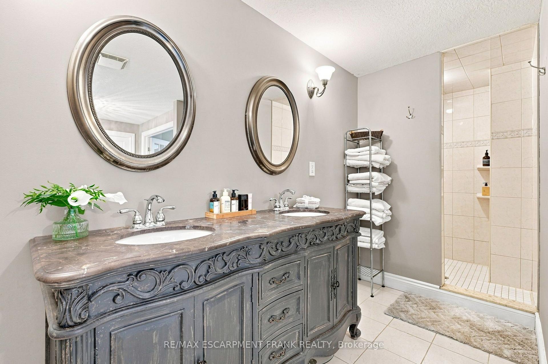 Photo 23 of 110 Old Ancaster Road, Hamilton, Dundas — HOMEH