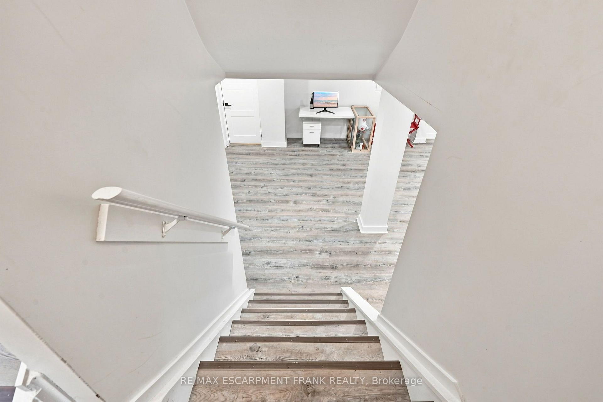 Photo 30 of 110 Old Ancaster Road, Hamilton, Dundas — HOMEH