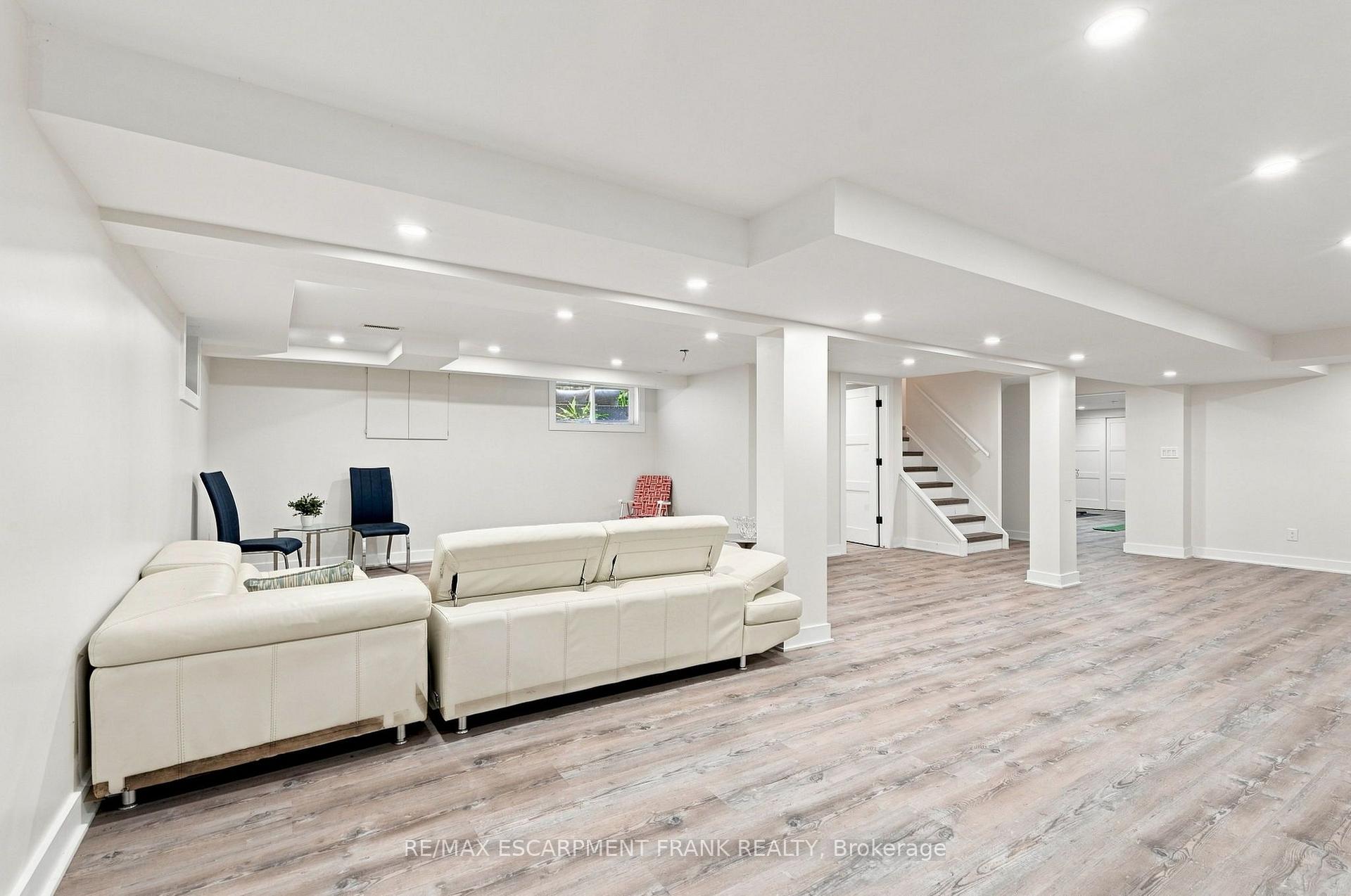 Photo 34 of 110 Old Ancaster Road, Hamilton, Dundas — HOMEH