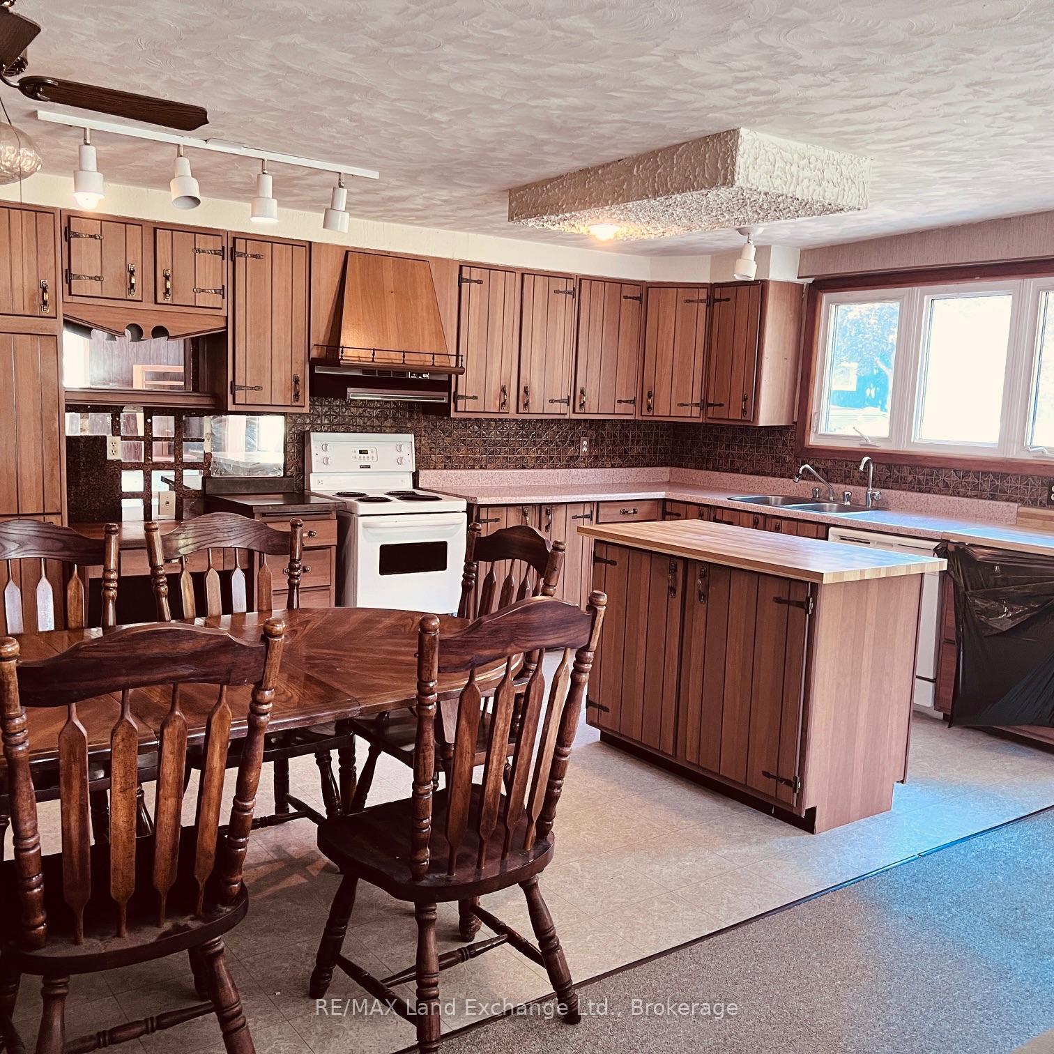 Photo 11 of 365 Lake Range Drive, Huron-Kinloss — HOMEH