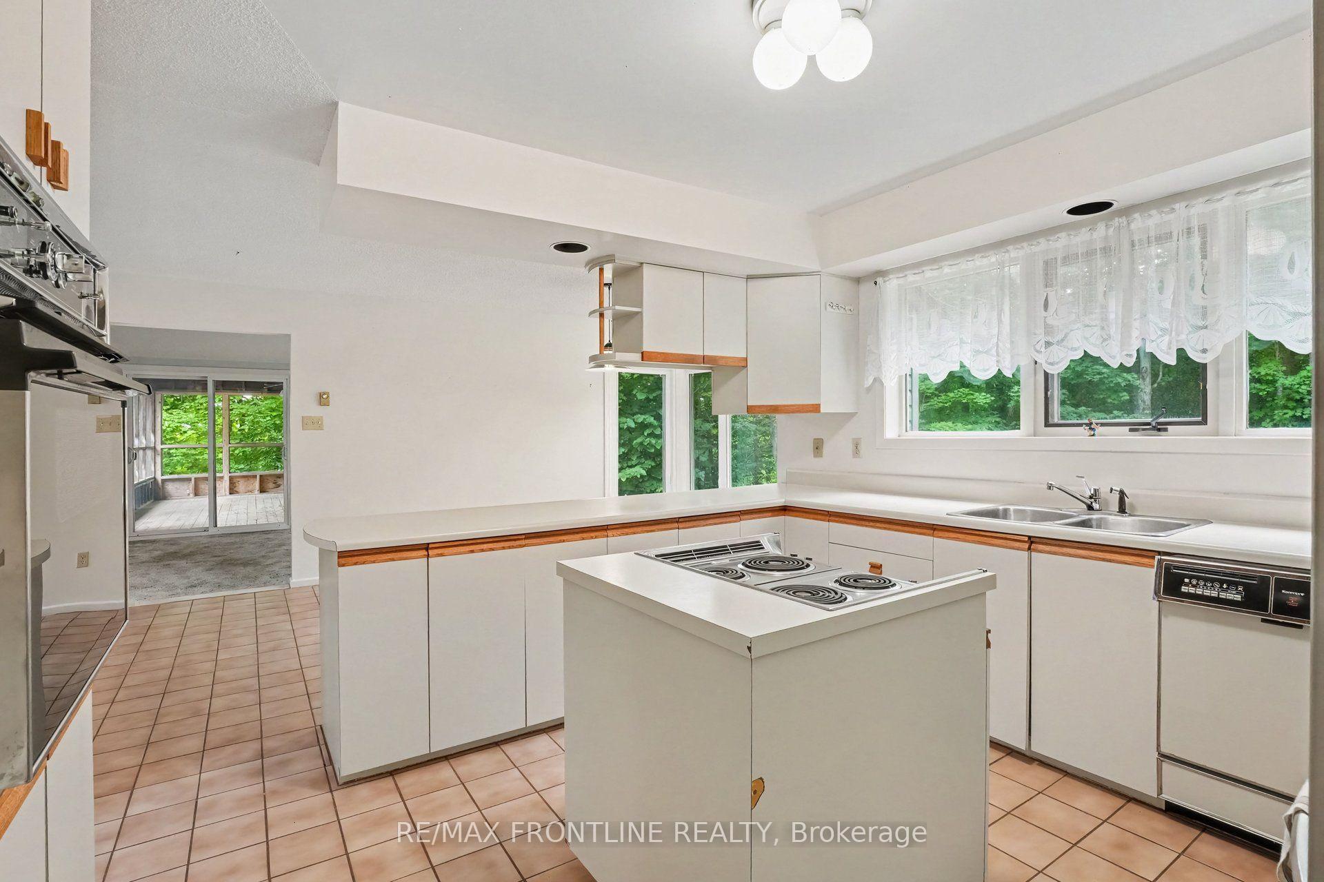 Photo 12 of 178 Burke Lane, Tay Valley, Bathurst/Burgess & Sherbrooke (Bathurst) Twp — HOMEH
