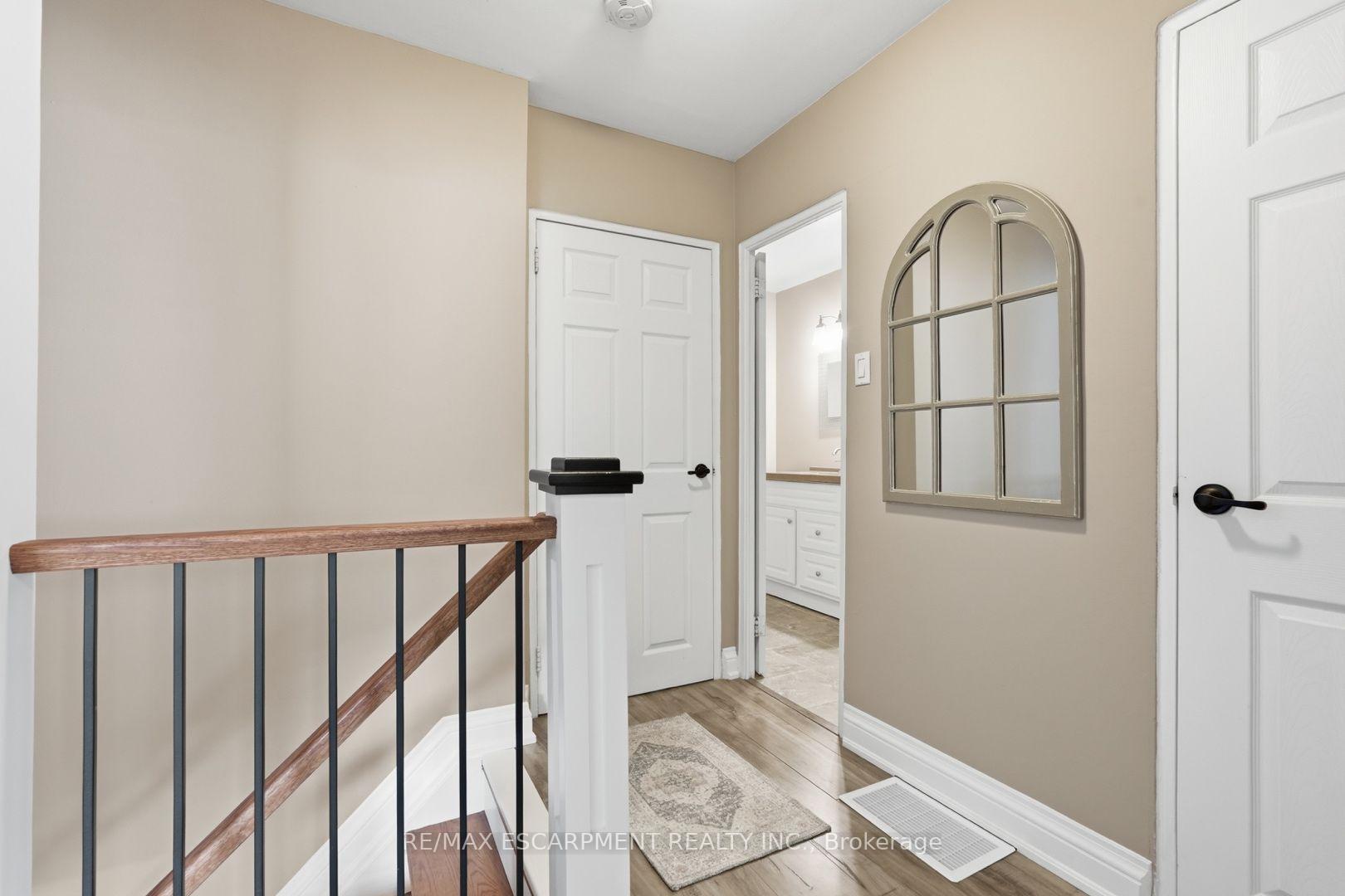 Photo 16 of Unit 6, 469 Claridge Road, Burlington, Roseland — HOMEH