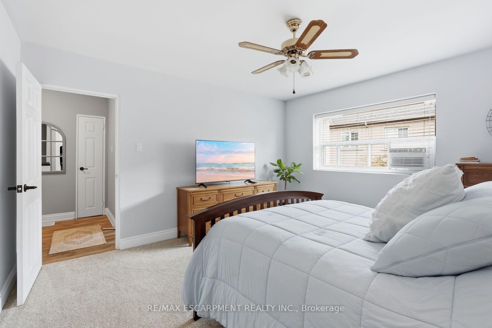 Photo 20 of Unit 6, 469 Claridge Road, Burlington, Roseland — HOMEH