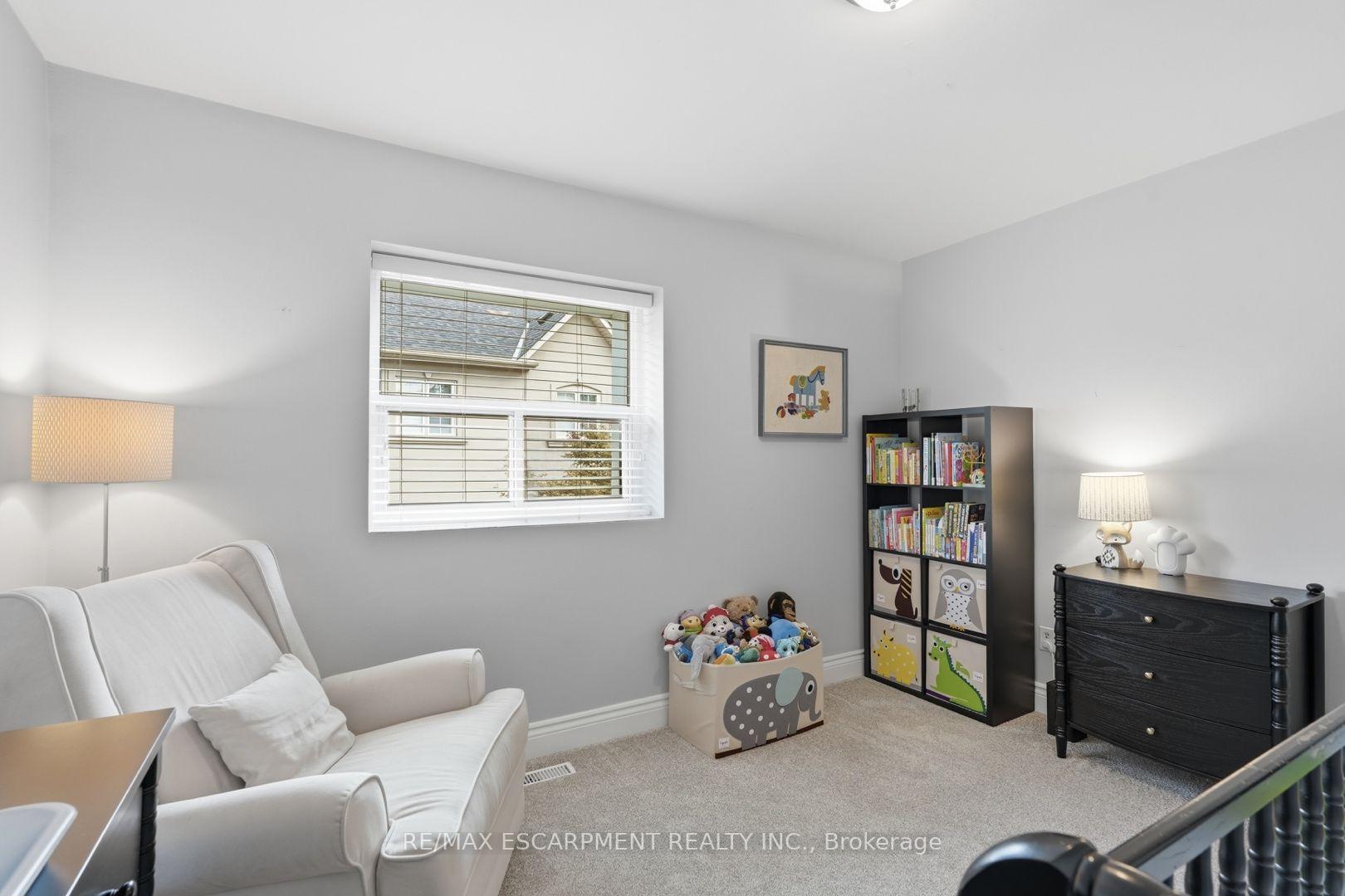 Photo 23 of Unit 6, 469 Claridge Road, Burlington, Roseland — HOMEH
