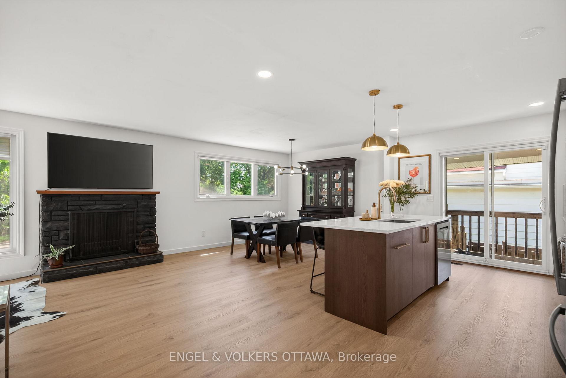 Photo 10 of 2265 Samuel Drive, Ottawa, Elmvale Acres/Urbandale — HOMEH