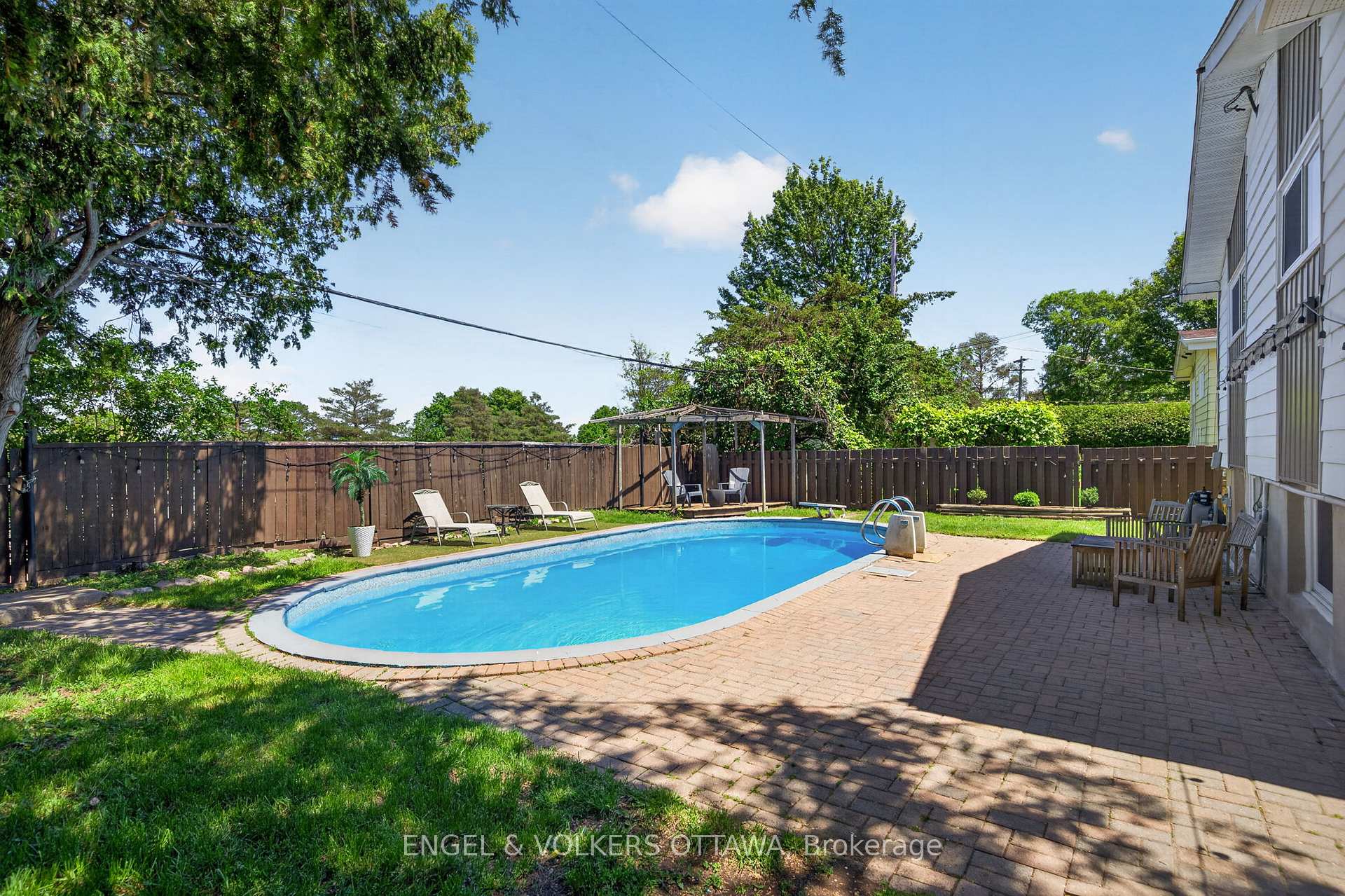 Photo 29 of 2265 Samuel Drive, Ottawa, Elmvale Acres/Urbandale — HOMEH