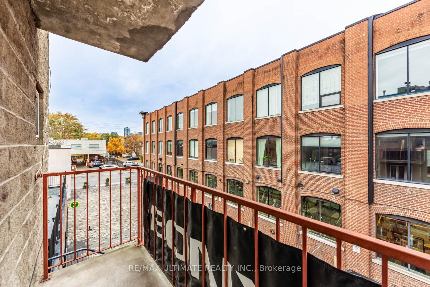 Photo 4 of Unit 5, 996 Queen Street E, Toronto, South Riverdale — HOMEH
