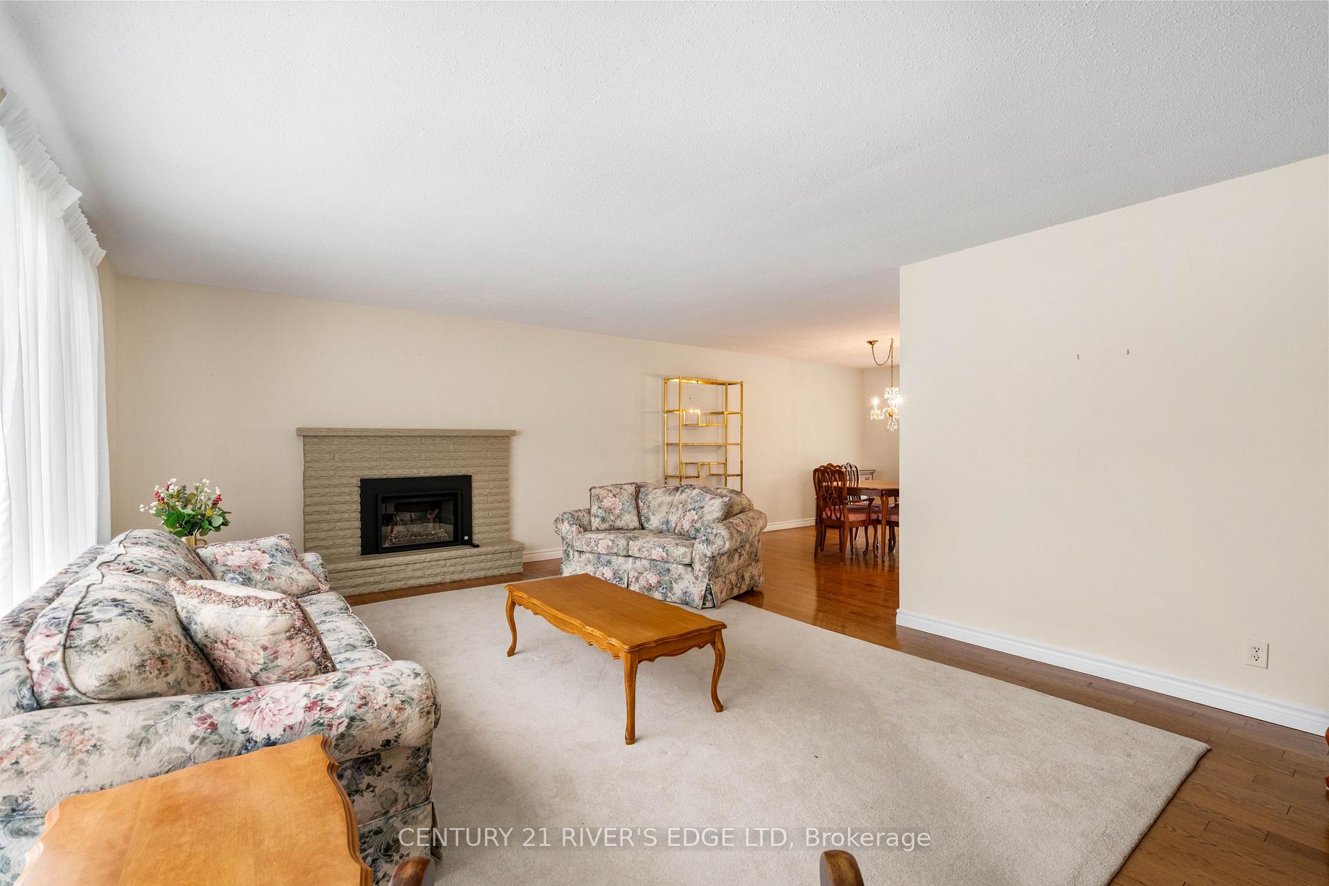 Photo 9 of 1 Hardy Crescent, Brockville, Brockville — HOMEH