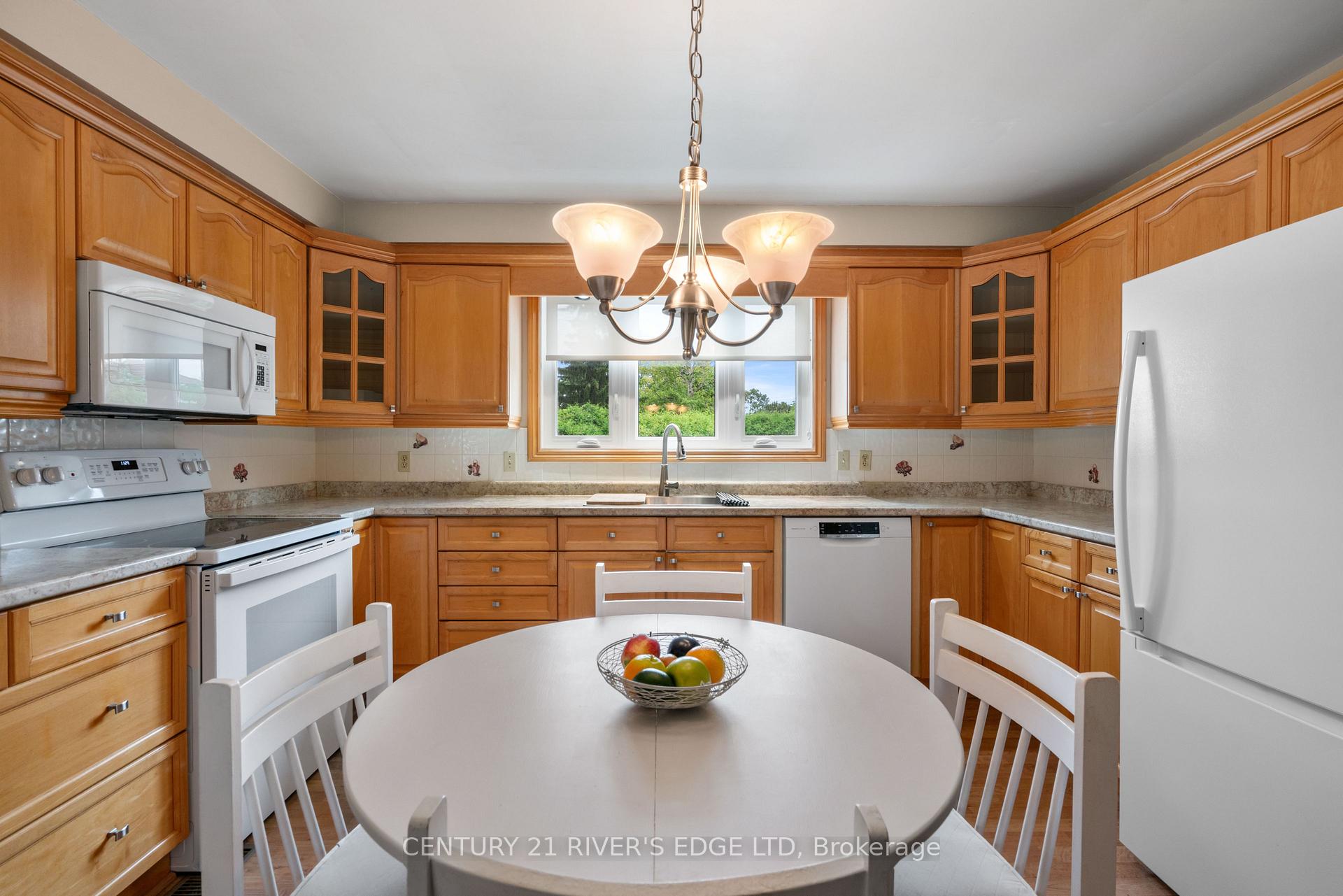 Photo 15 of 1 Hardy Crescent, Brockville, Brockville — HOMEH