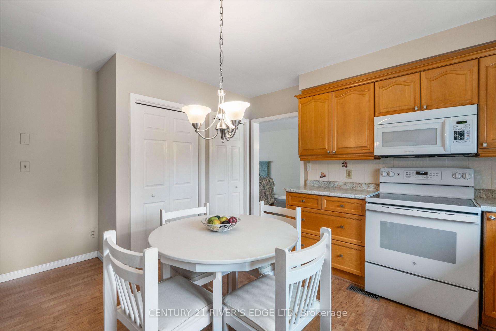Photo 16 of 1 Hardy Crescent, Brockville, Brockville — HOMEH