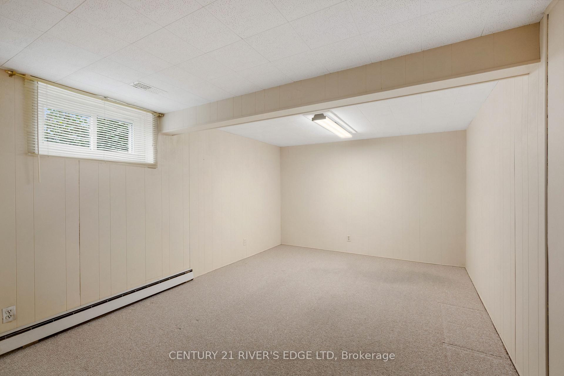 Photo 31 of 1 Hardy Crescent, Brockville, Brockville — HOMEH