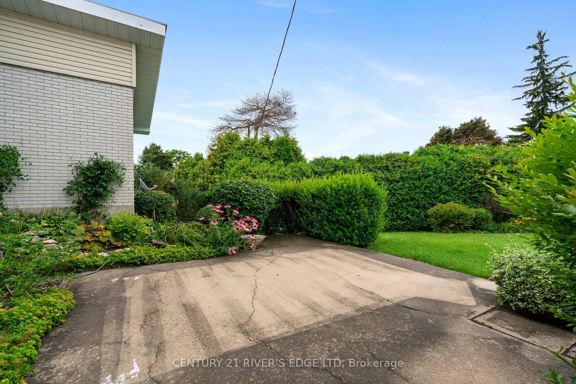 Photo 36 of 1 Hardy Crescent, Brockville, Brockville — HOMEH